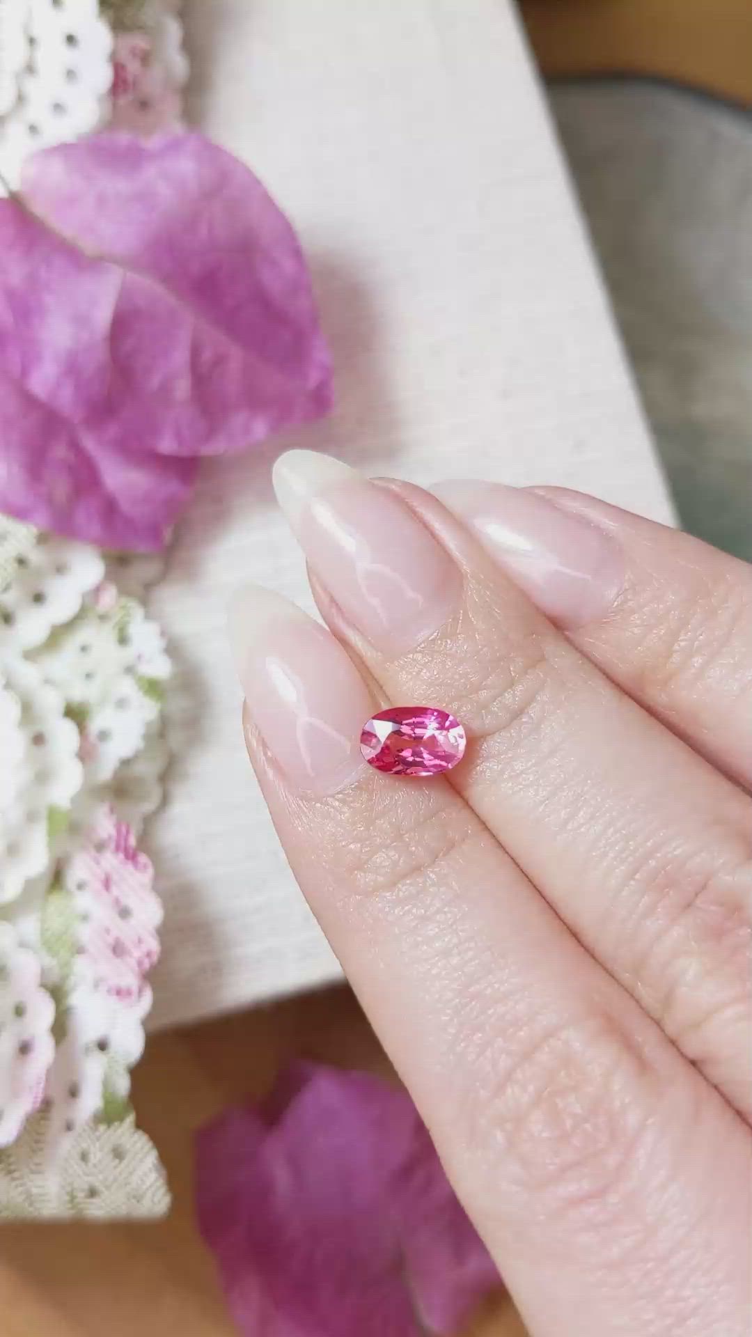 1.54 Ct. Padparadscha Sapphire from Ceylon (Sri Lanka) Size Video