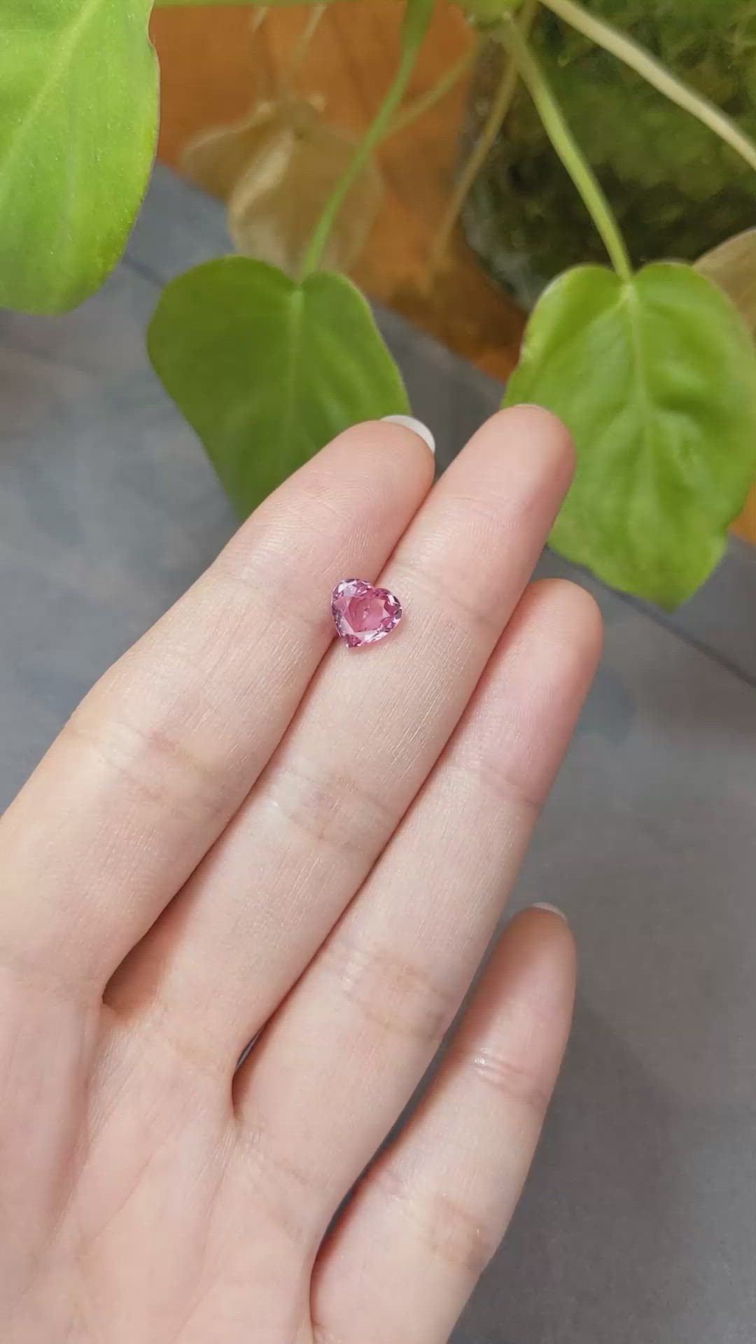 1.36 Ct. Padparadscha Sapphire from Ceylon (Sri Lanka) Size Video