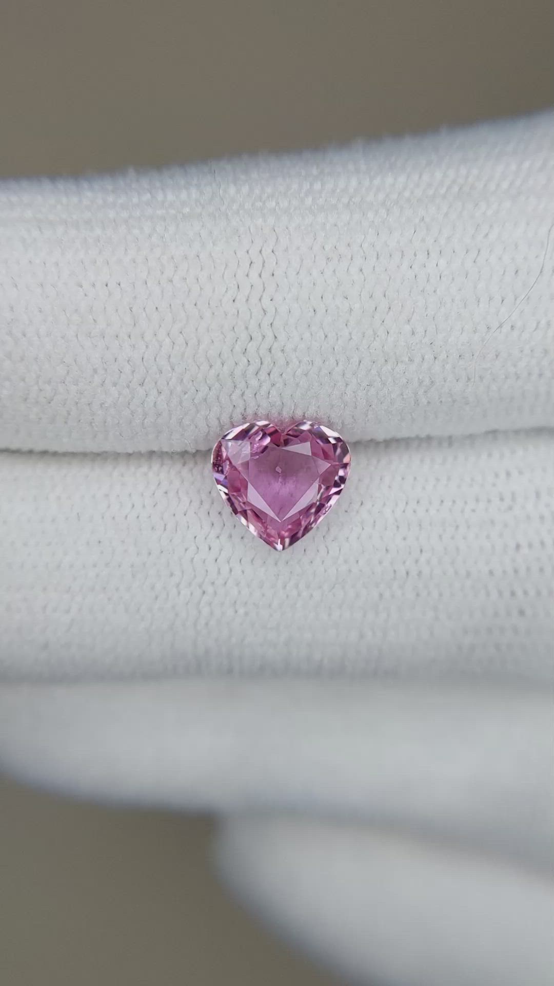 1.36 Ct. Padparadscha Sapphire from Ceylon (Sri Lanka) Size Video