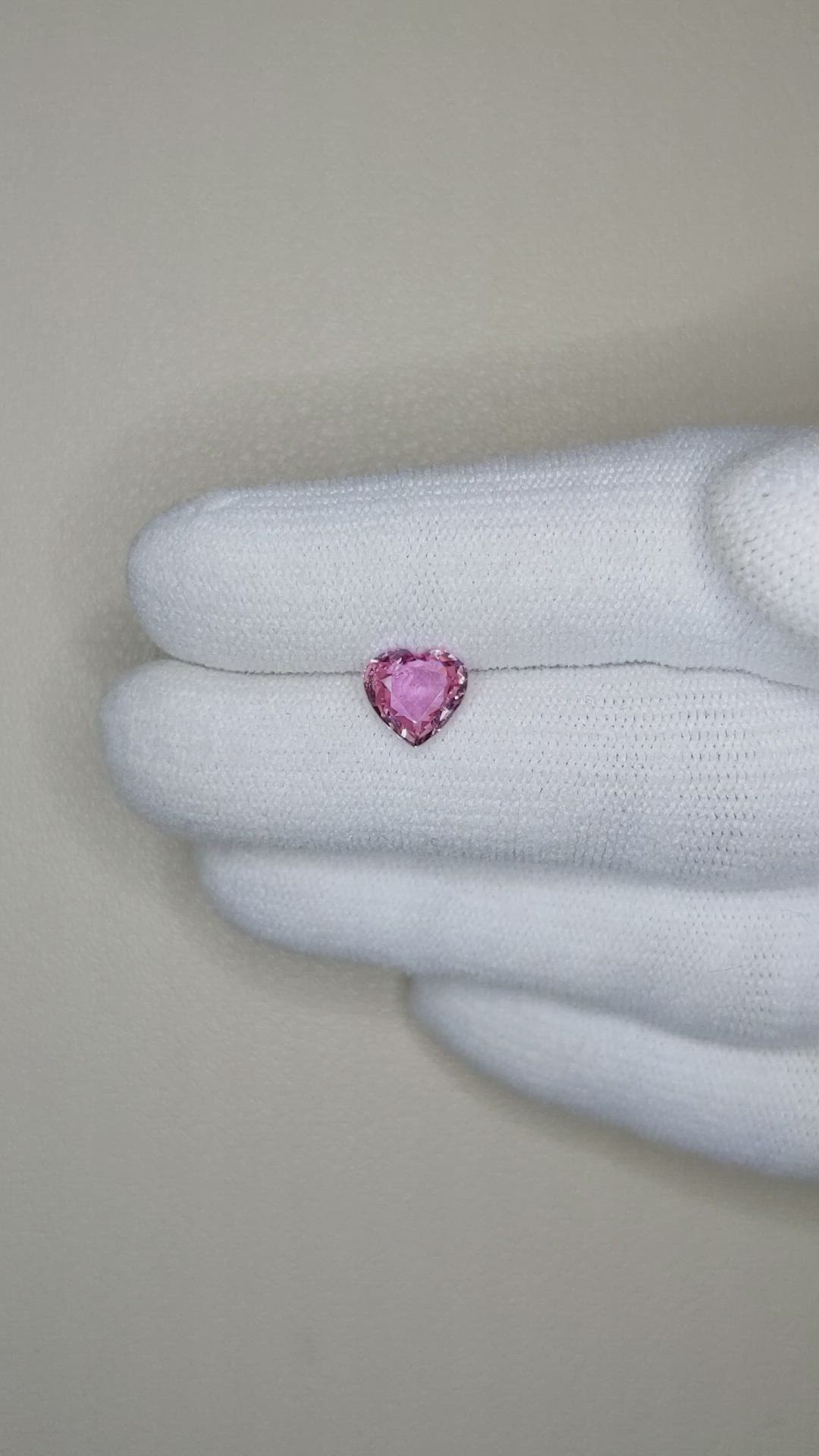 1.36 Ct. Padparadscha Sapphire from Ceylon (Sri Lanka) Size Video