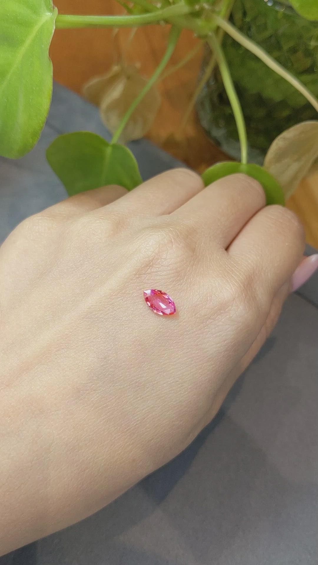 1.20 Ct. Padparadscha Sapphire from Ceylon (Sri Lanka) Size Video