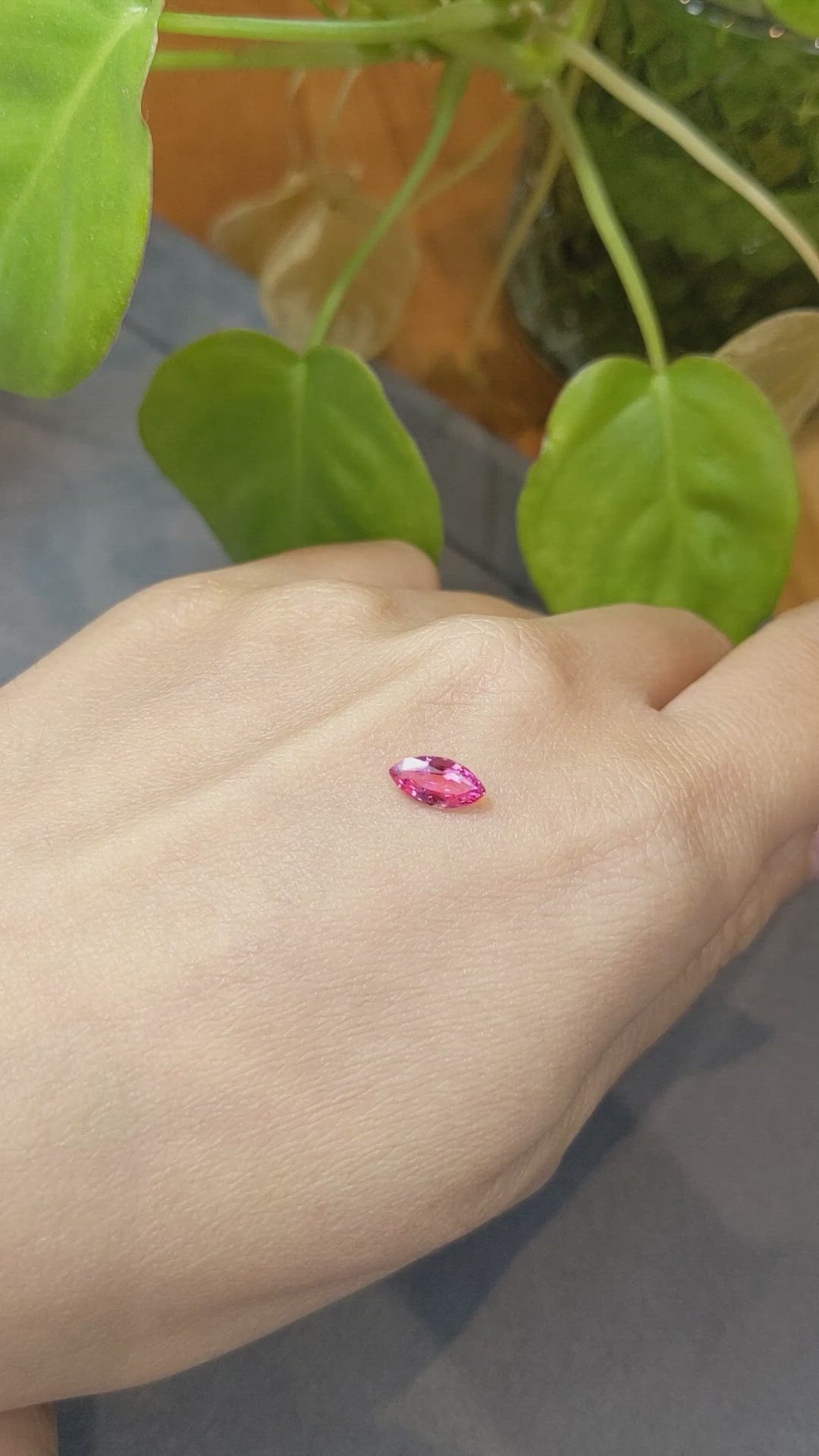 0.91 Ct. Padparadscha Sapphire from Ceylon (Sri Lanka) Size Video