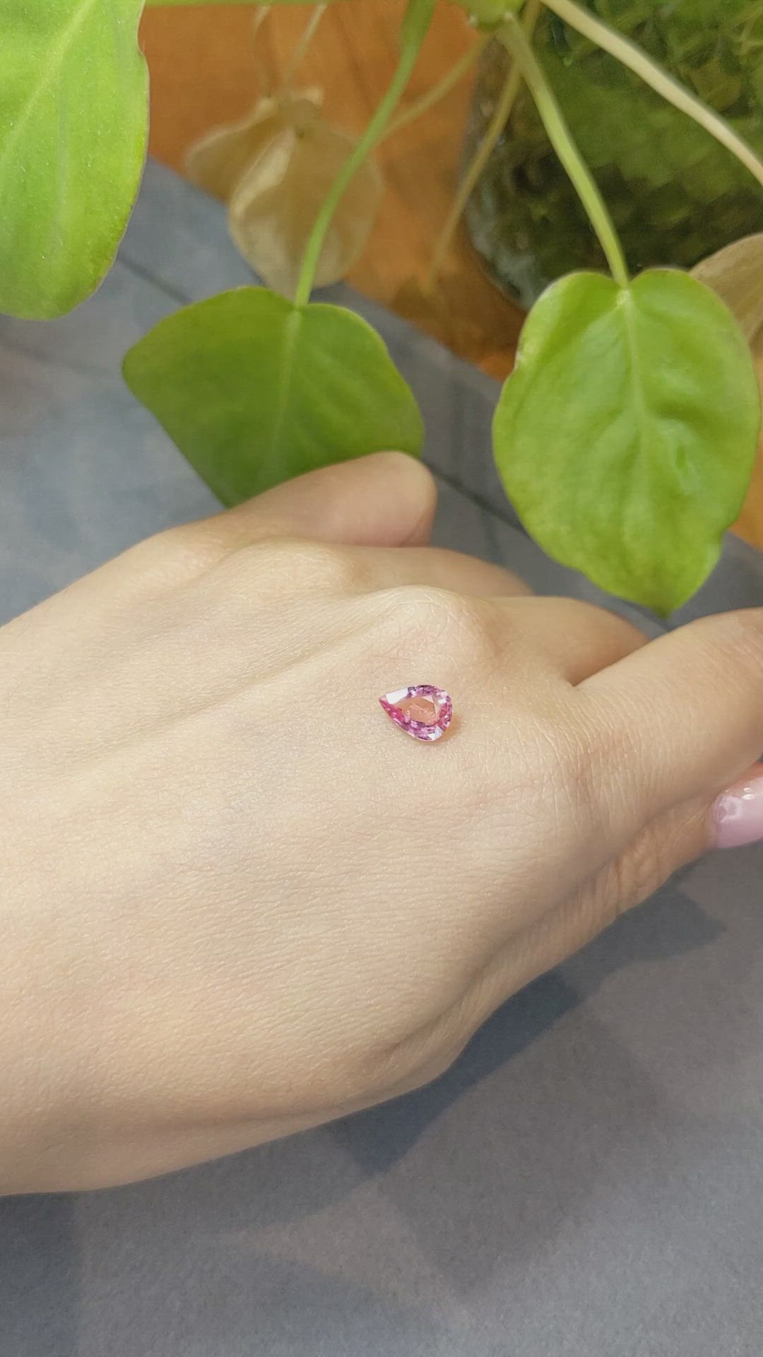 1.17 Ct. Padparadscha Sapphire from Ceylon (Sri Lanka) Size Video