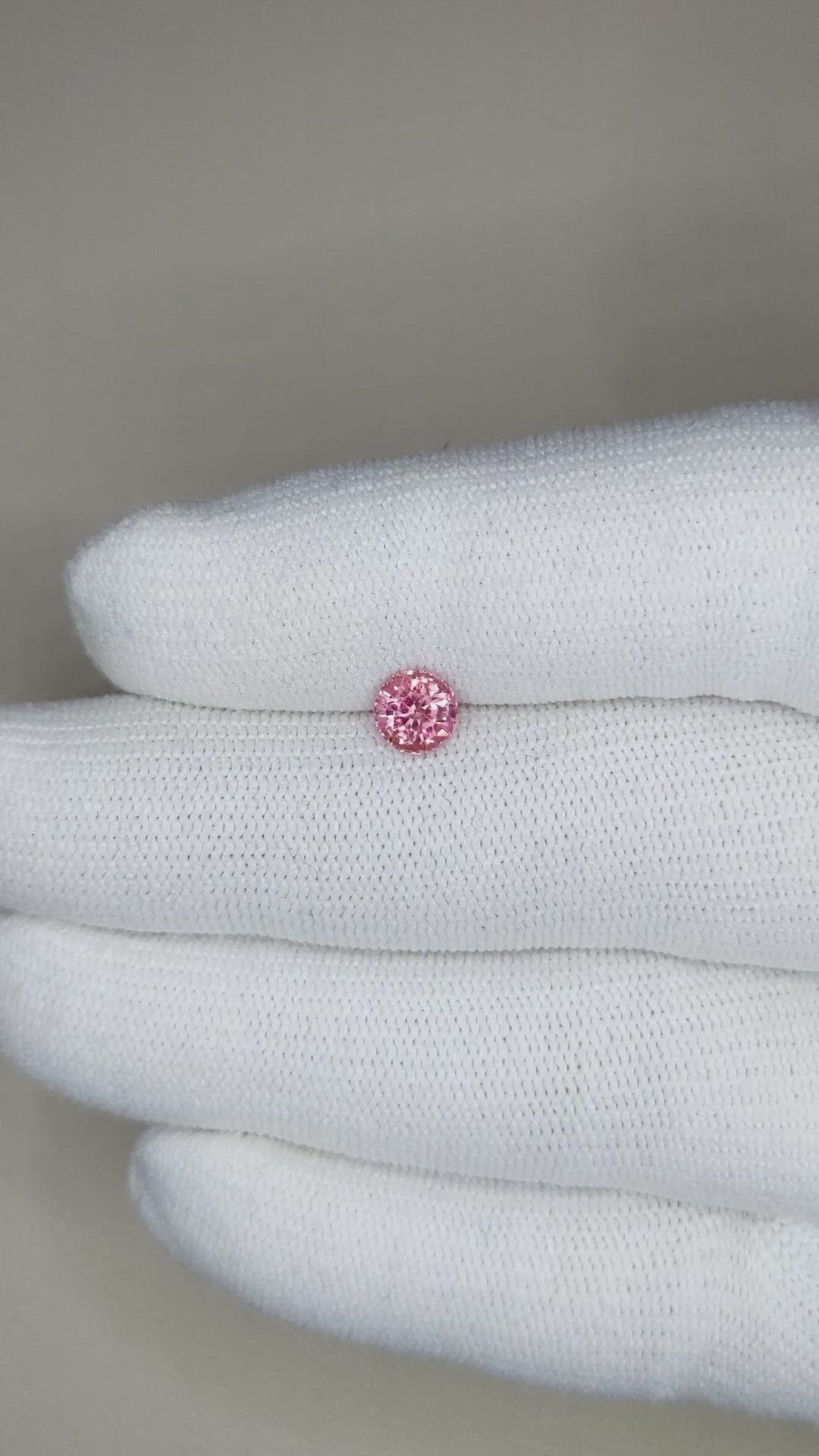 0.89 Ct. Padparadscha Sapphire from Ceylon (Sri Lanka) Size Video