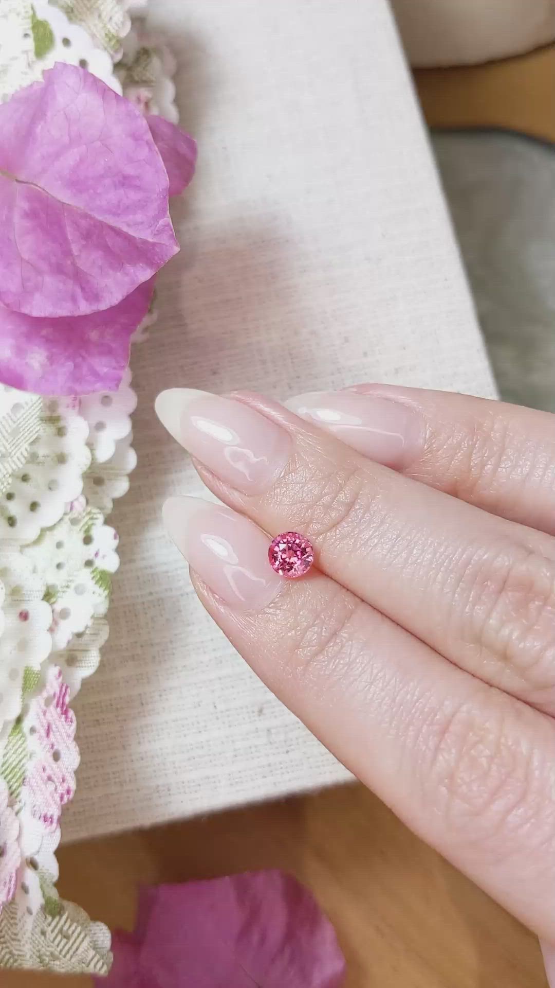 0.89 Ct. Padparadscha Sapphire from Ceylon (Sri Lanka) Size Video