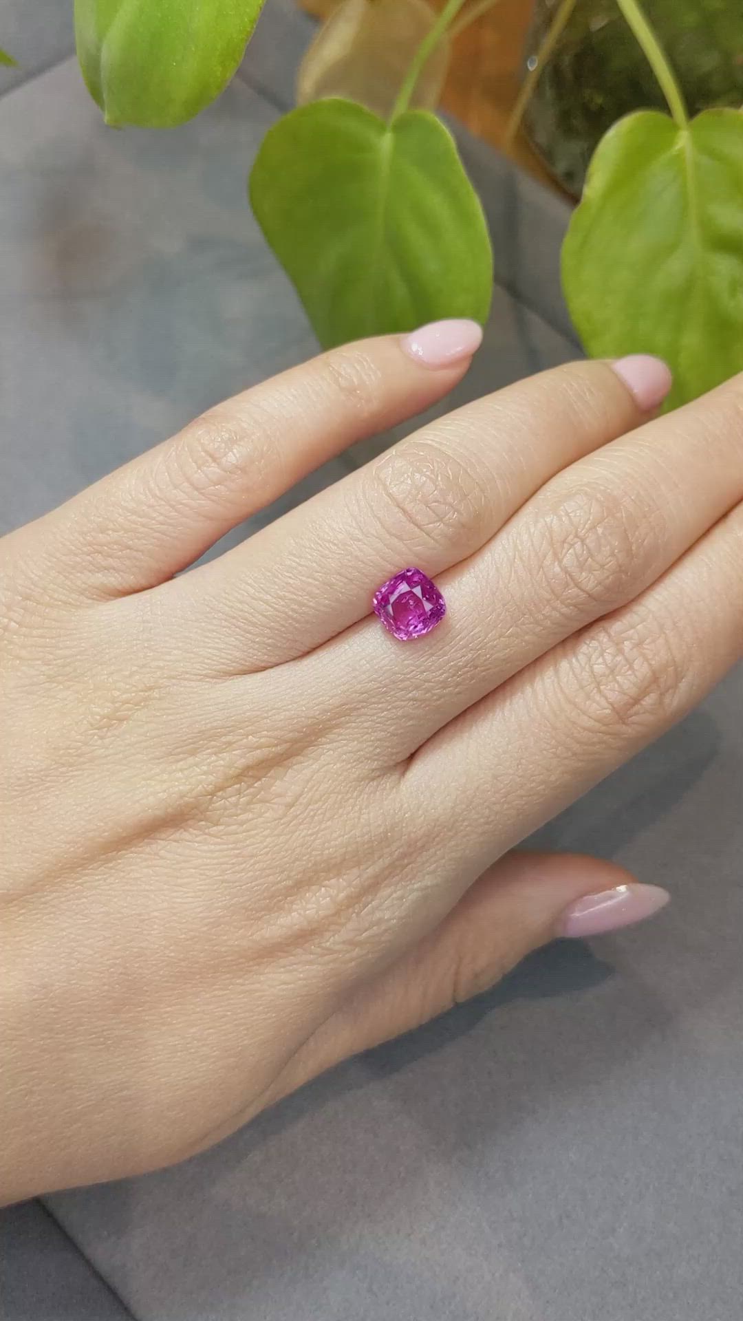 2.73 Ct. Purplish Pink Sapphire from Ceylon (Sri Lanka) Size Video