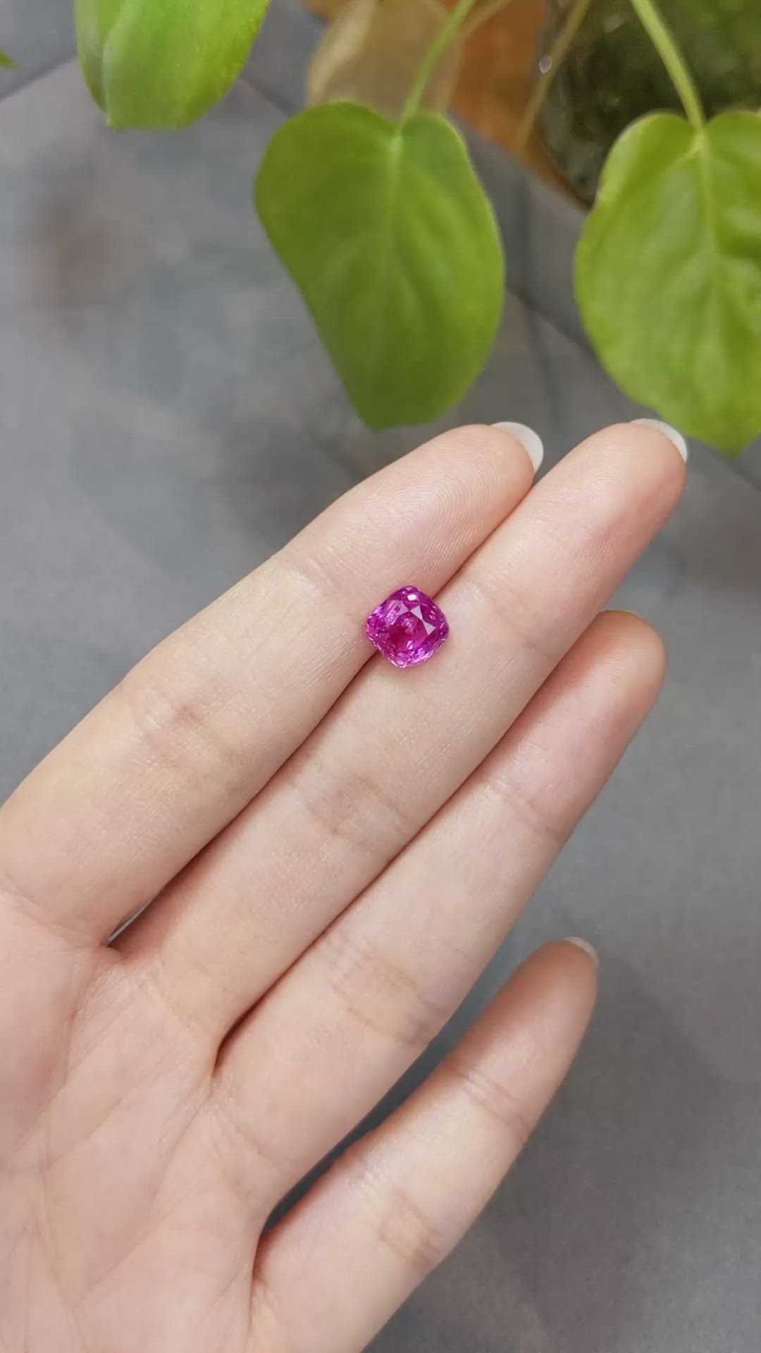2.73 Ct. Purplish Pink Sapphire from Ceylon (Sri Lanka) Size Video