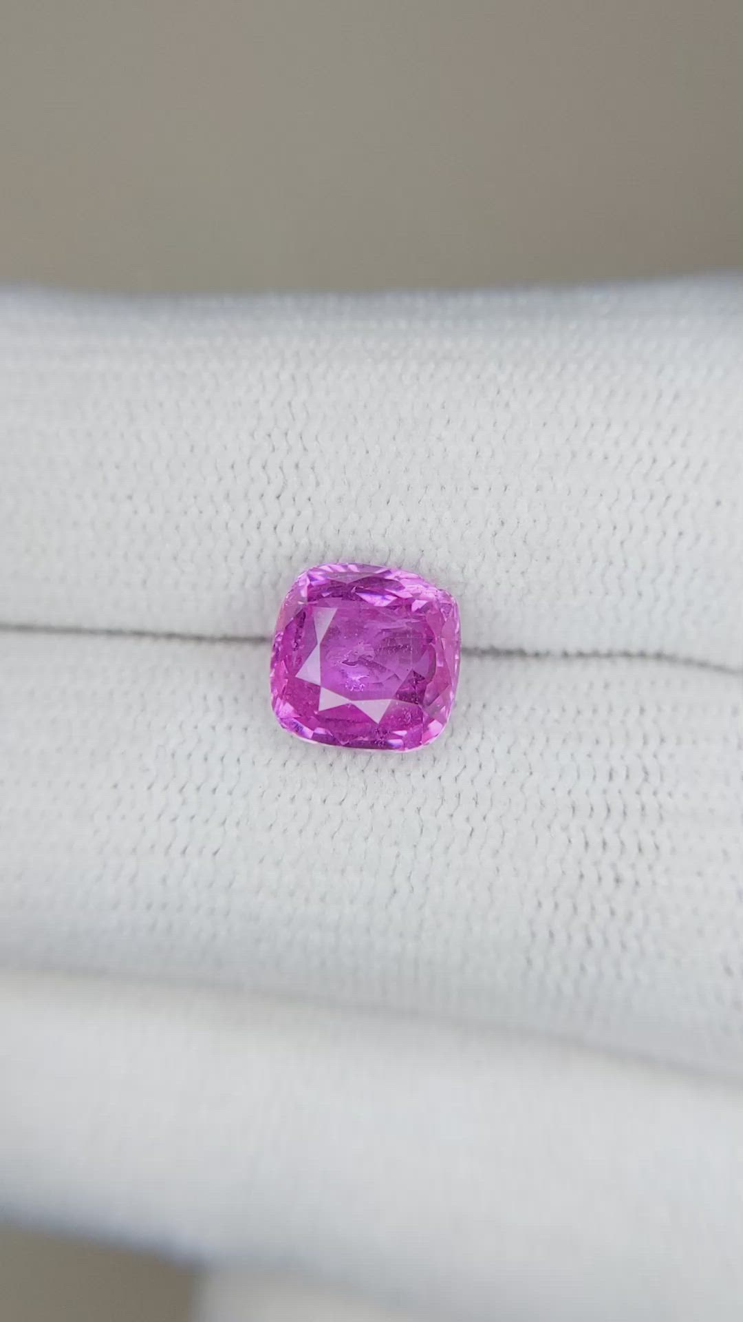 2.73 Ct. Purplish Pink Sapphire from Ceylon (Sri Lanka) Size Video