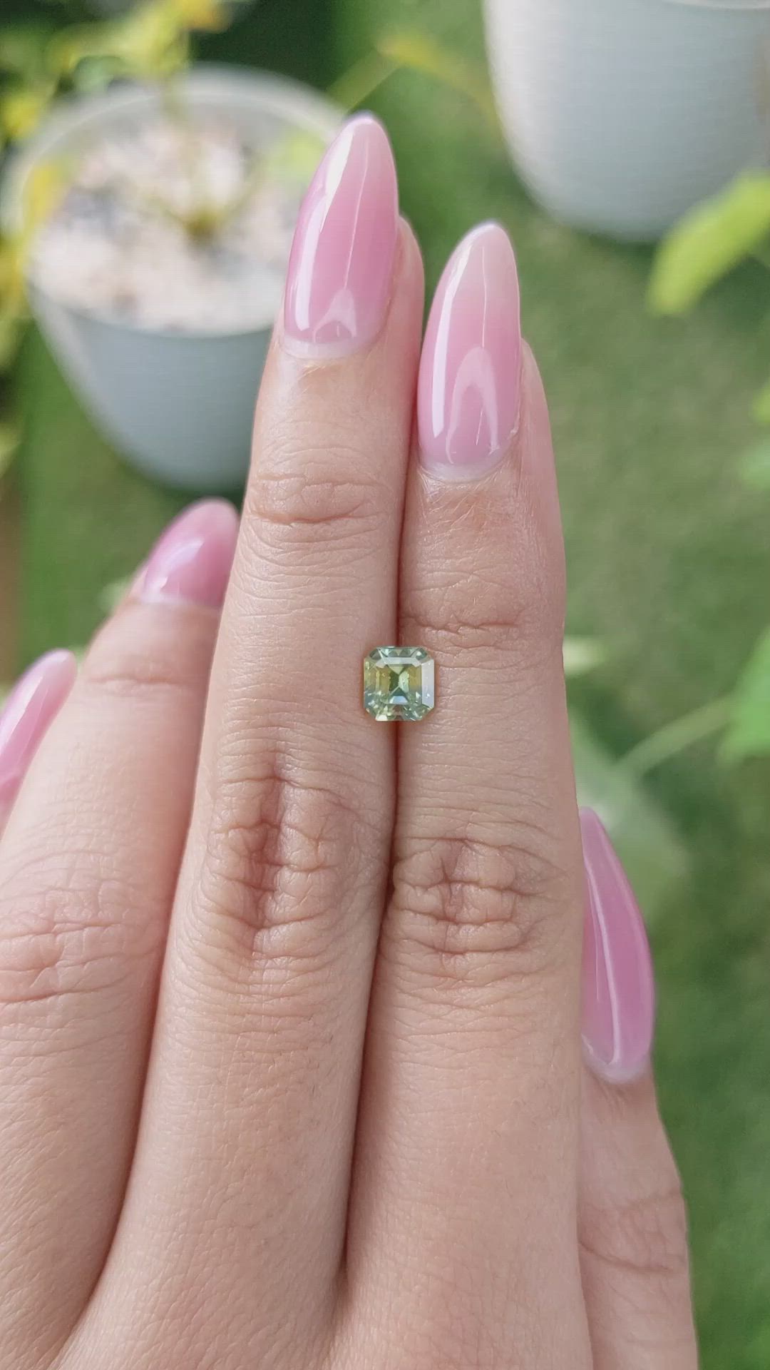 1.11 Ct. Bi Color Sapphire from Ceylon (Sri Lanka) Size Video