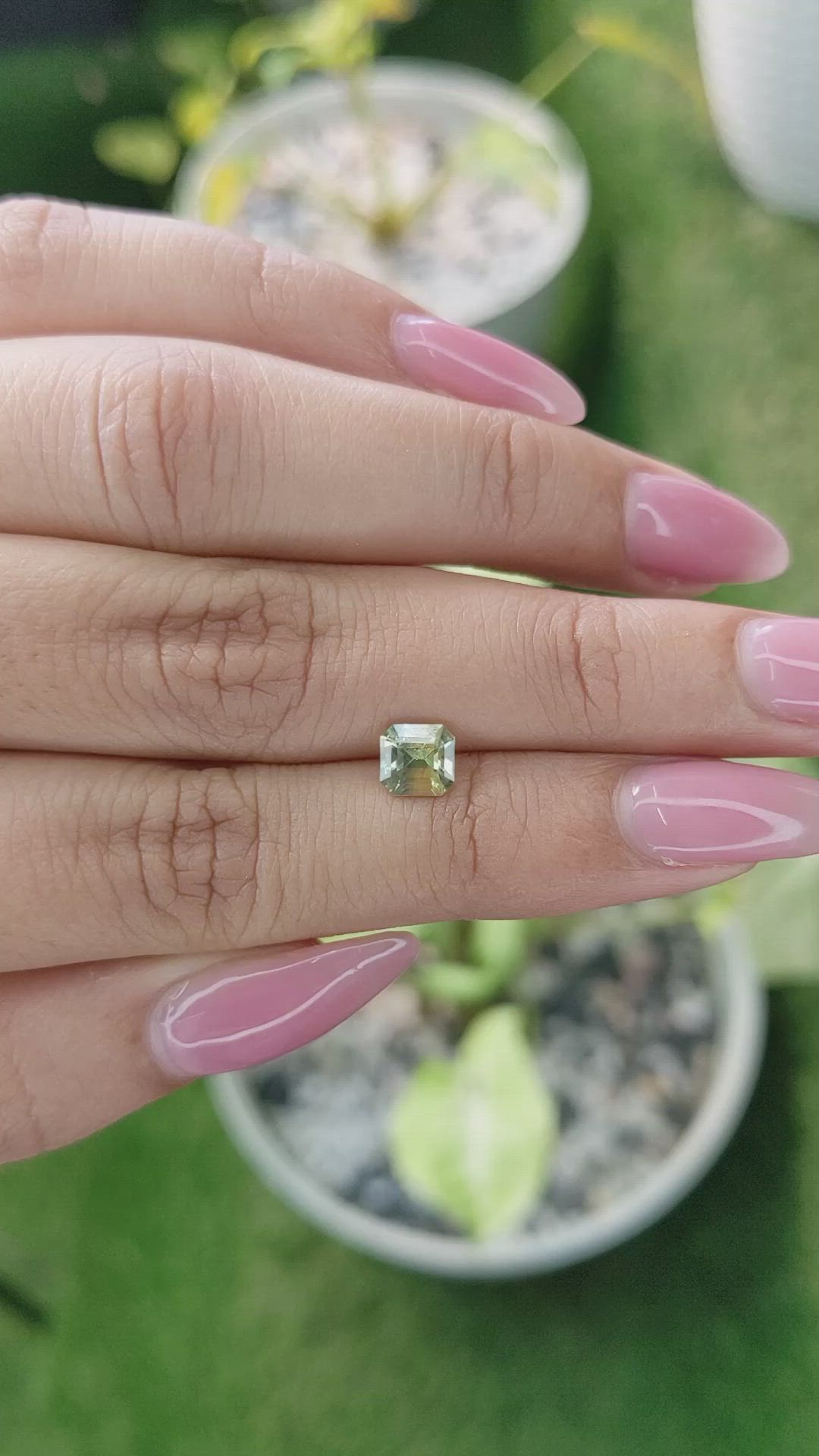 1.11 Ct. Bi Color Sapphire from Ceylon (Sri Lanka) Size Video