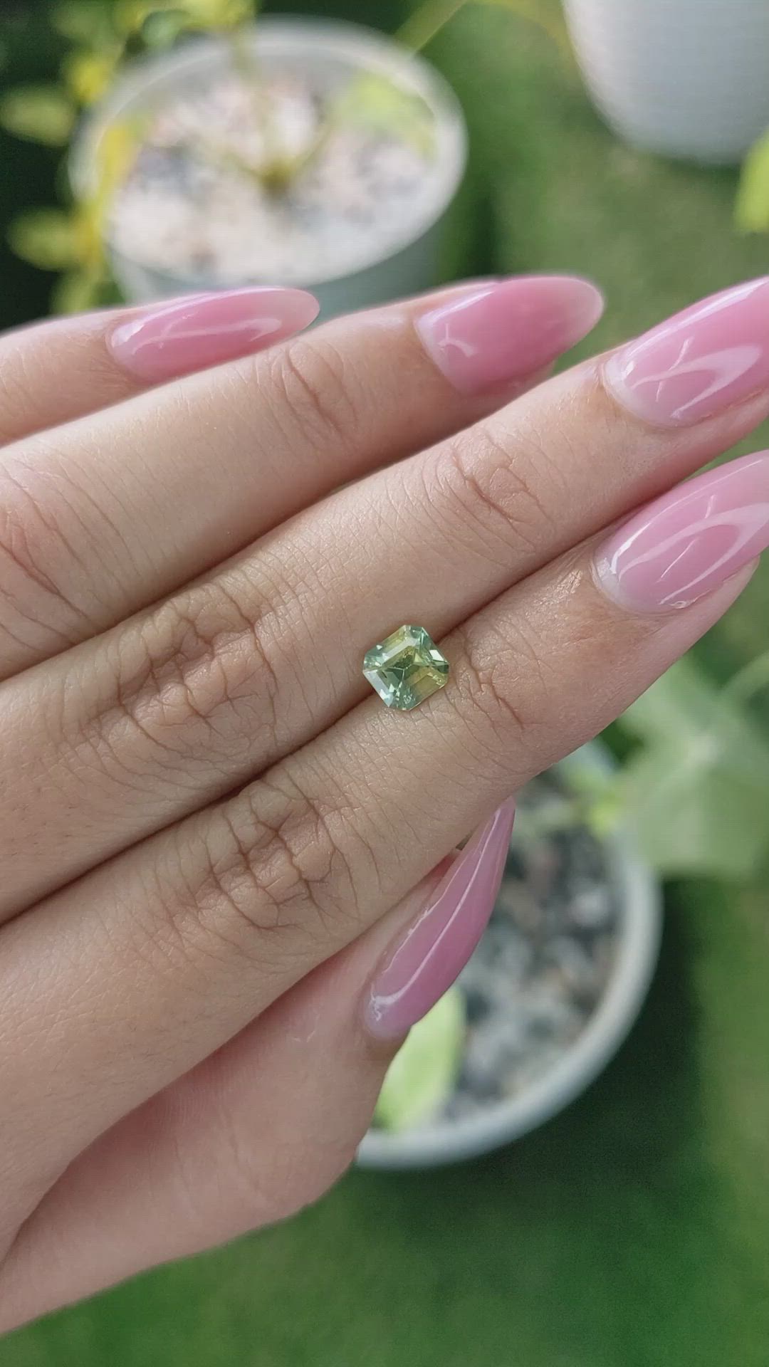 1.11 Ct. Bi Color Sapphire from Ceylon (Sri Lanka) Size Video