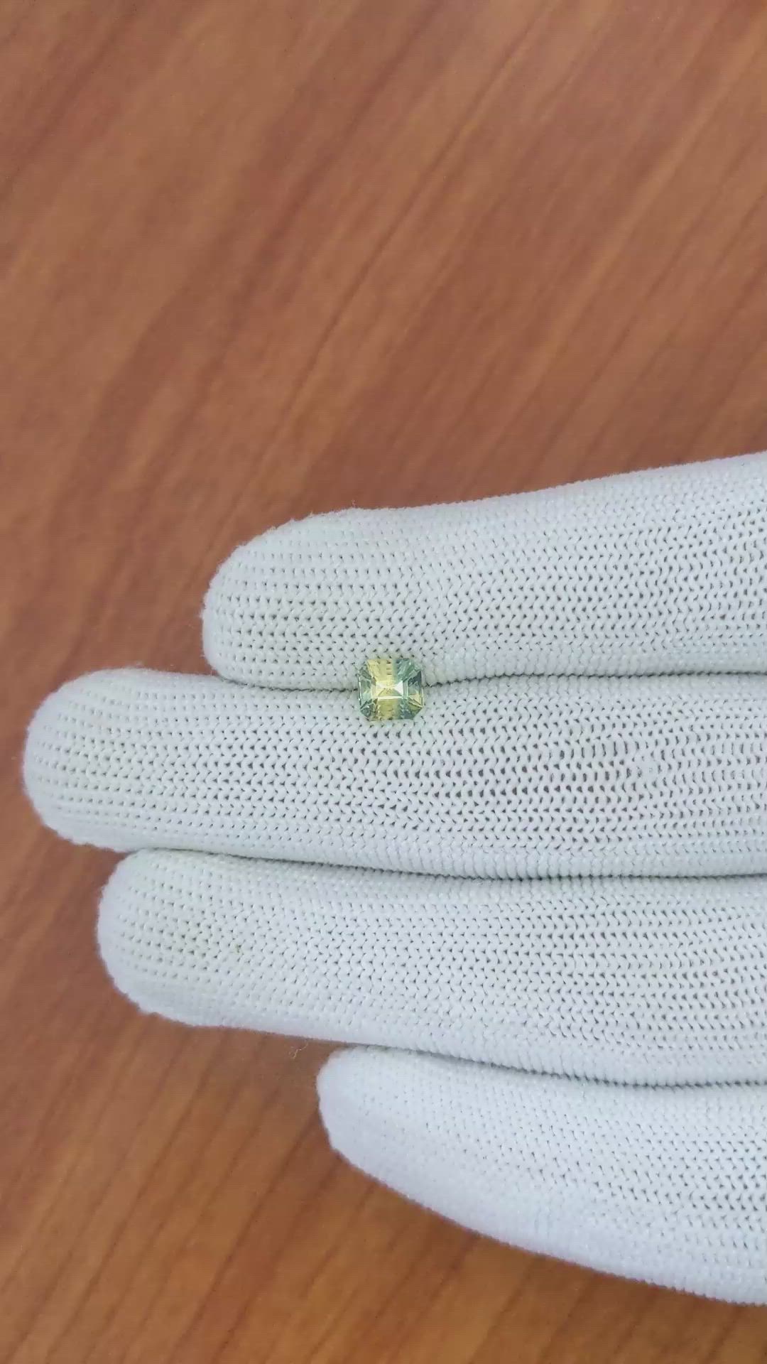 1.11 Ct. Bi Color Sapphire from Ceylon (Sri Lanka) Size Video