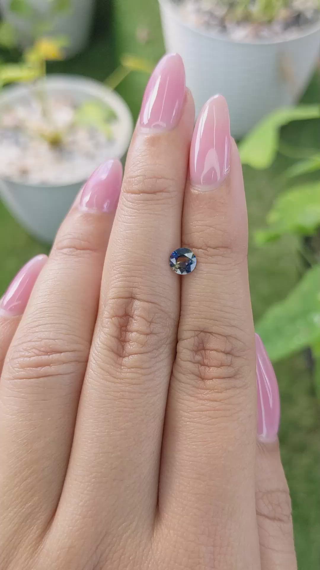 0.56 Ct. Bi Color Sapphire from Ceylon (Sri Lanka) Size Video
