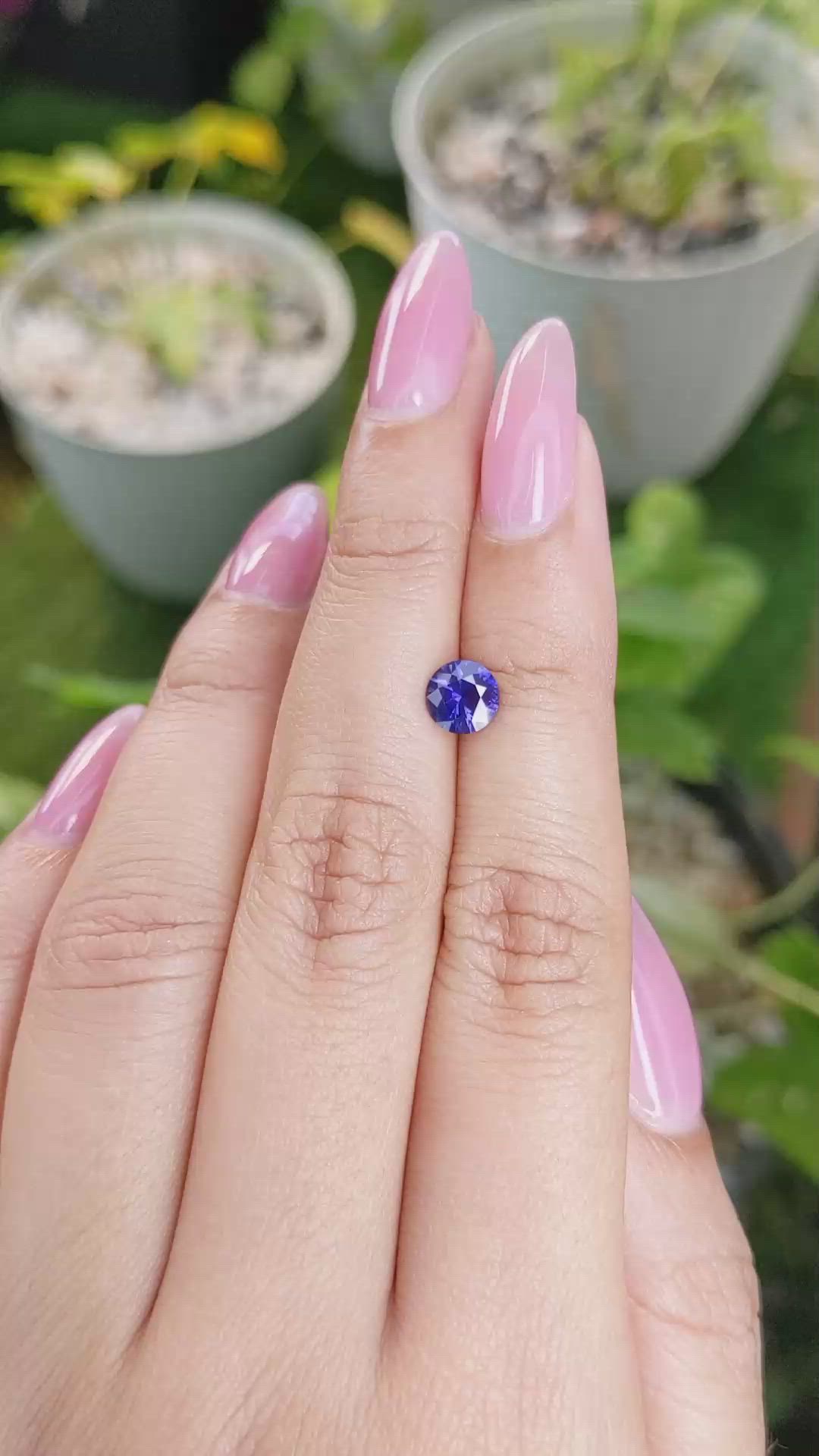 0.91 Ct. Color Change Sapphire from Ceylon (Sri Lanka) Size Video