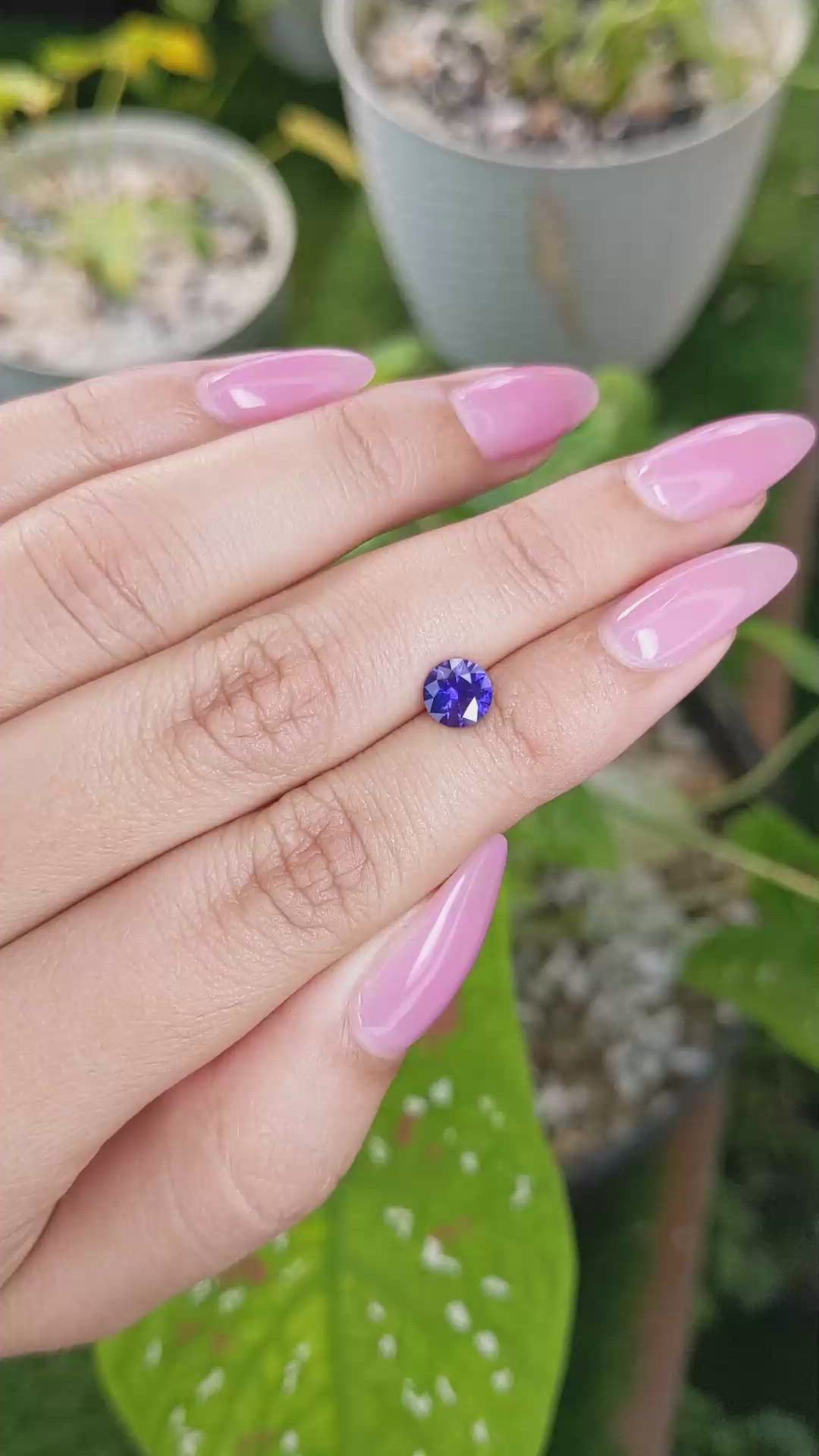 0.91 Ct. Color Change Sapphire from Ceylon (Sri Lanka) Size Video