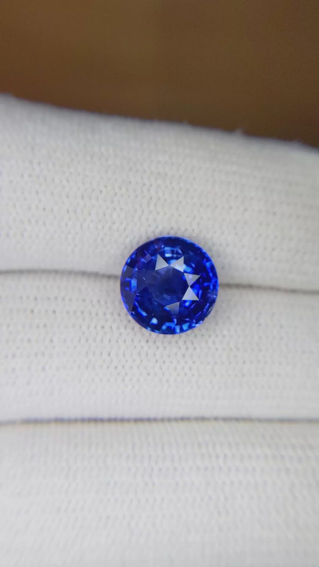4.54 Ct. Blue Sapphire from Ceylon (Sri Lanka) Size Video