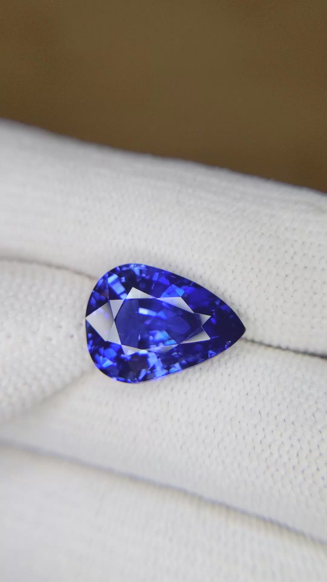 8.89 Ct. Blue Sapphire from Ceylon (Sri Lanka) Size Video
