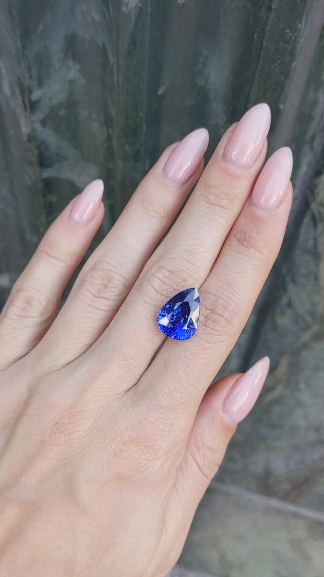 8.89 Ct. Blue Sapphire from Ceylon (Sri Lanka) Size Video