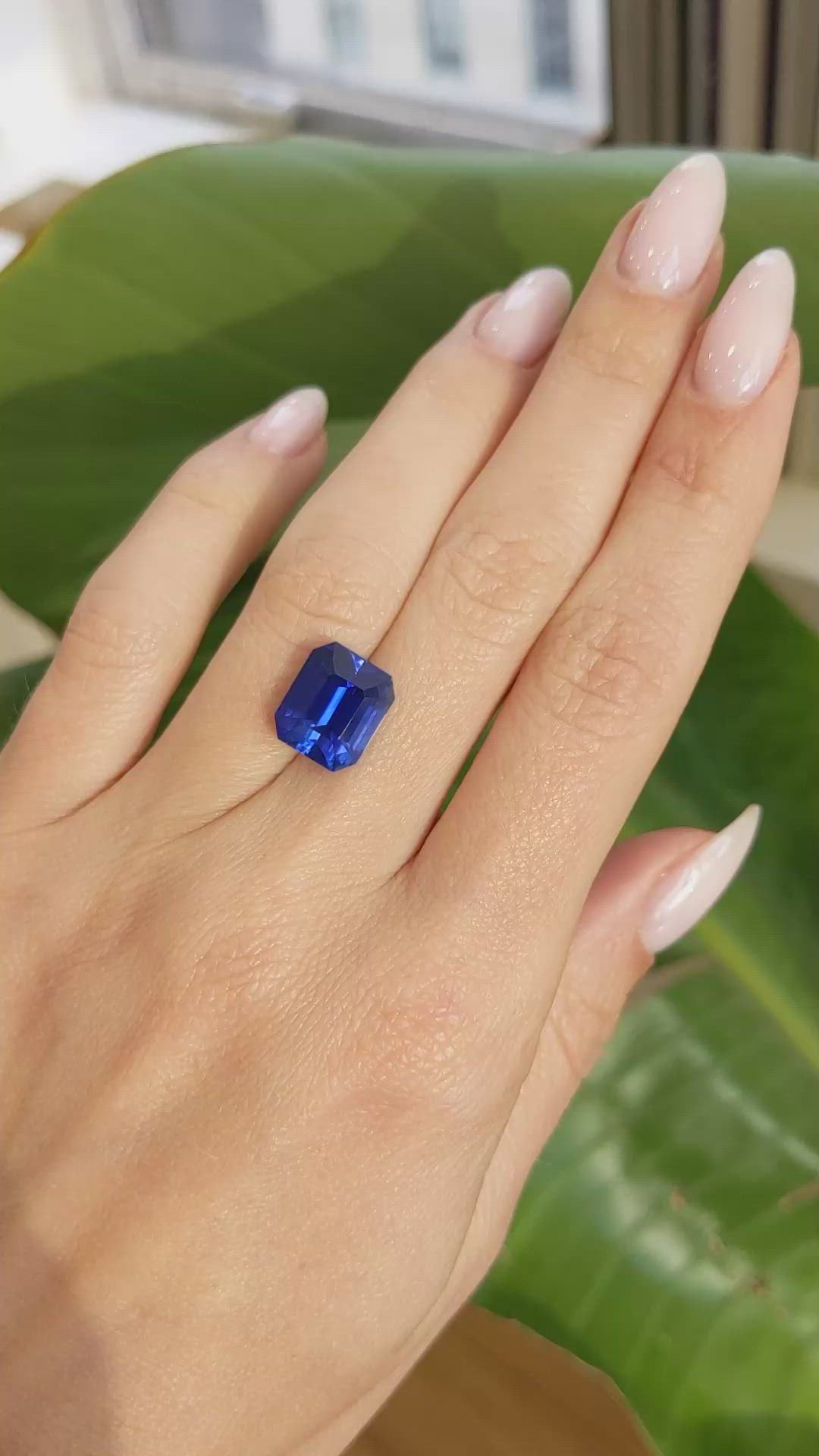 8.27 Ct. Blue Sapphire from Ceylon (Sri Lanka) Size Video
