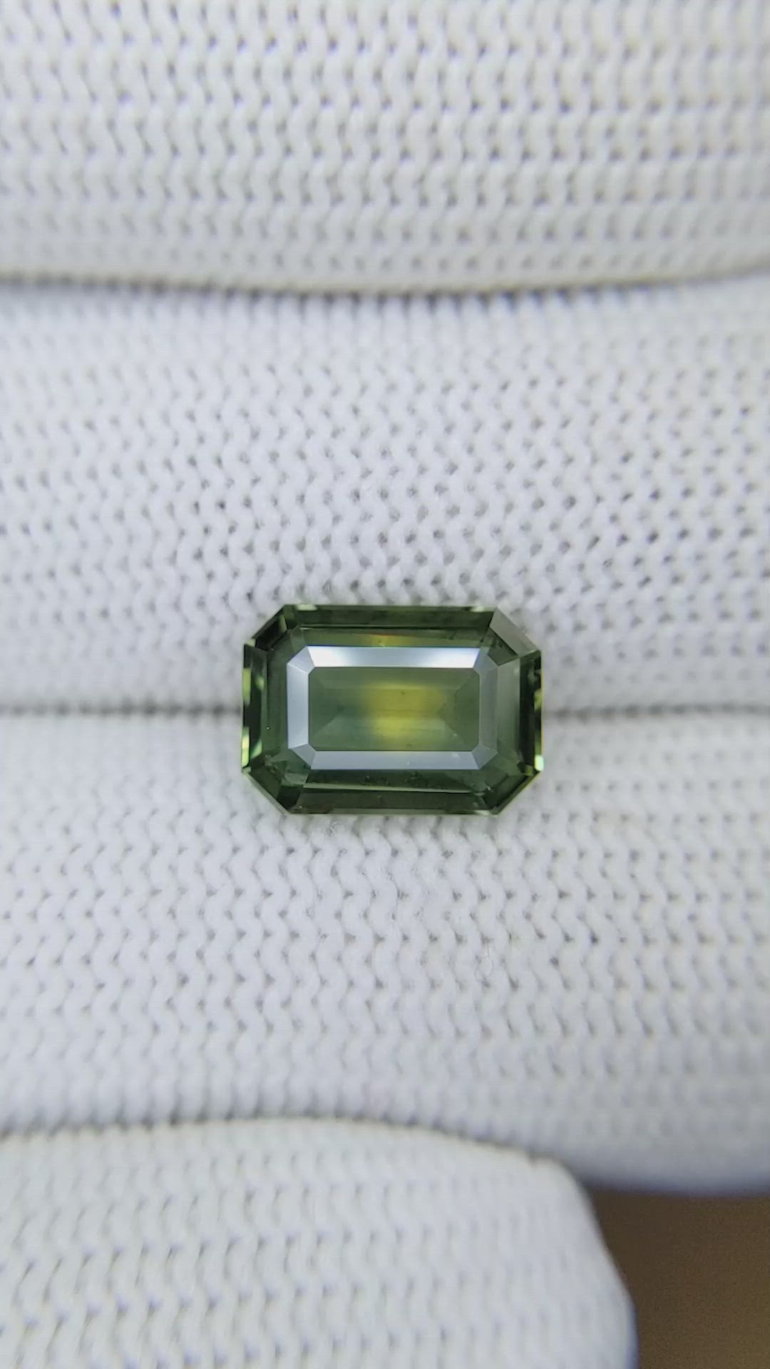 4.03 Ct. Bi Color Sapphire from Madagascar Size Video