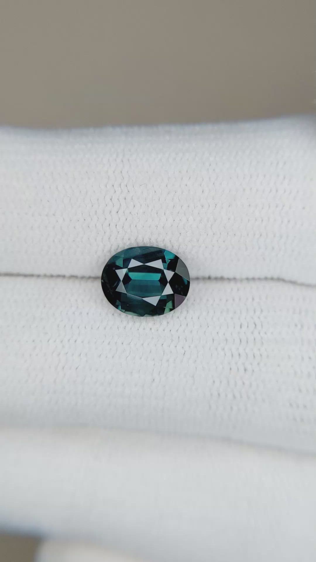 2.00 Ct. Greenish Blue Sapphire from Ceylon (Sri Lanka) Size Video