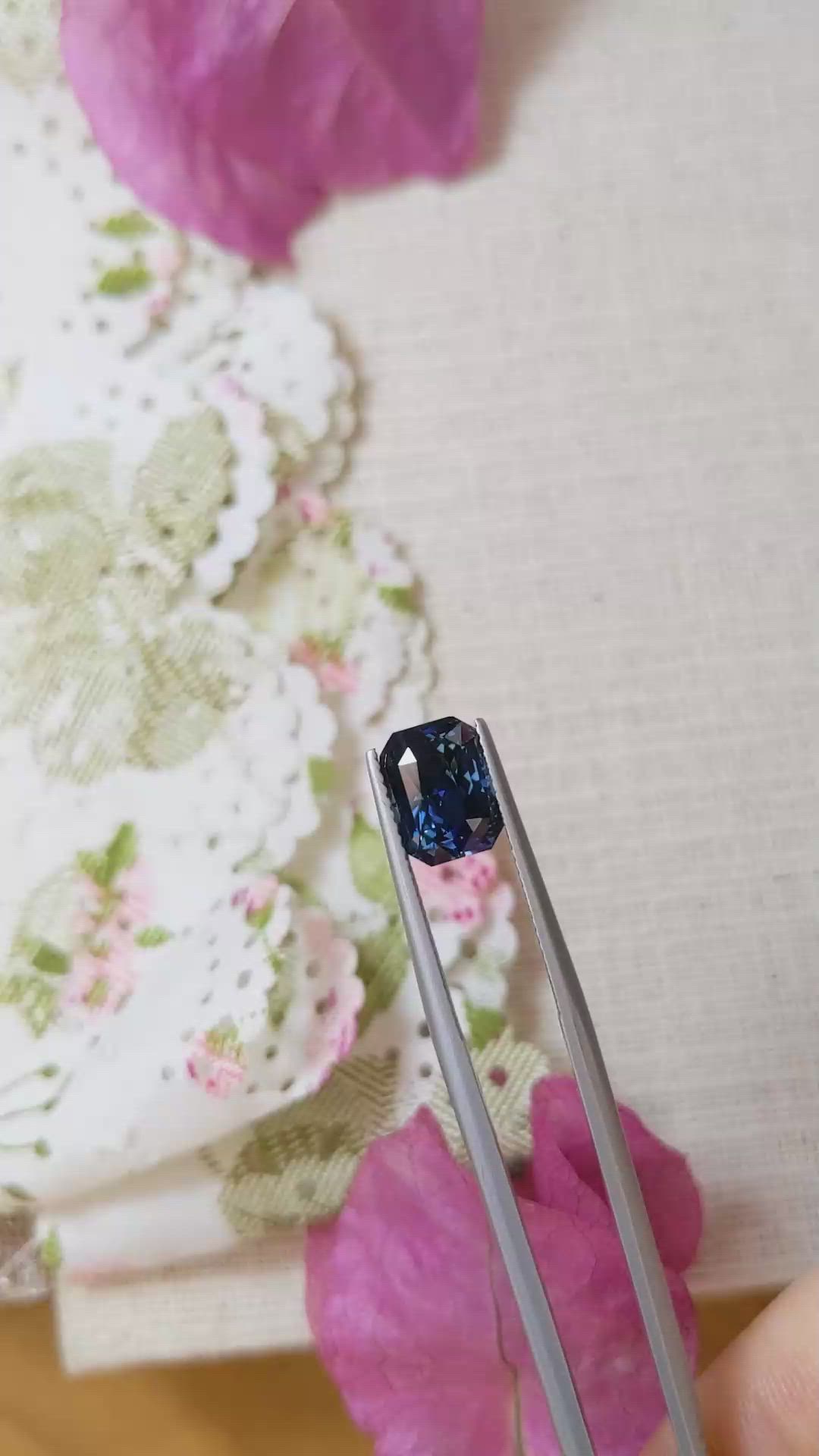 3.61 Ct. Blue Sapphire from Ceylon (Sri Lanka) Size Video