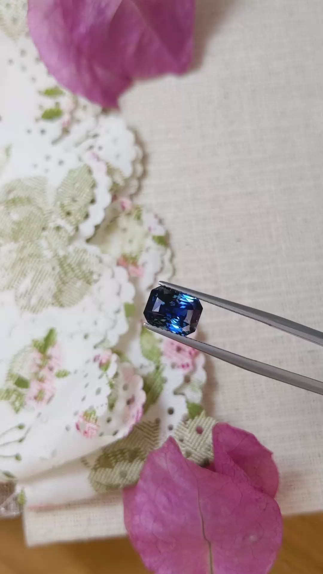 3.61 Ct. Blue Sapphire from Ceylon (Sri Lanka) Size Video