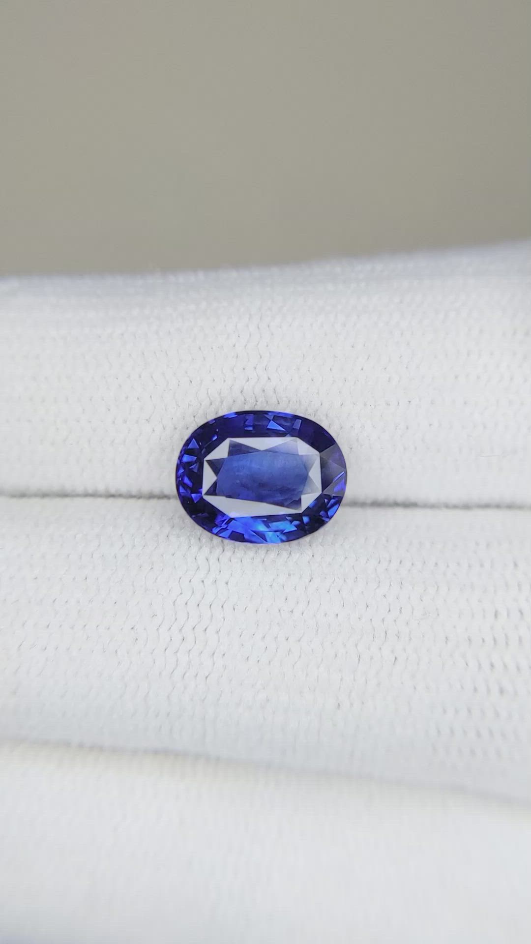 3.03 Ct. Blue Sapphire from Ceylon (Sri Lanka) Size Video