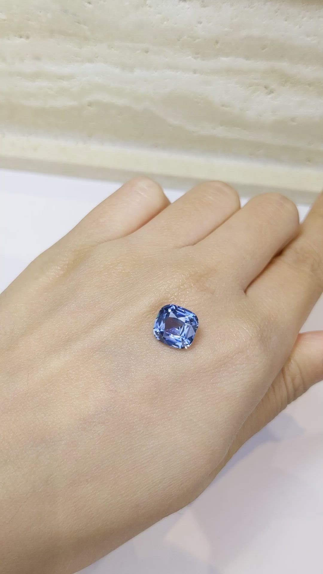 4.61 Ct. Blue Sapphire from Ceylon (Sri Lanka) Size Video