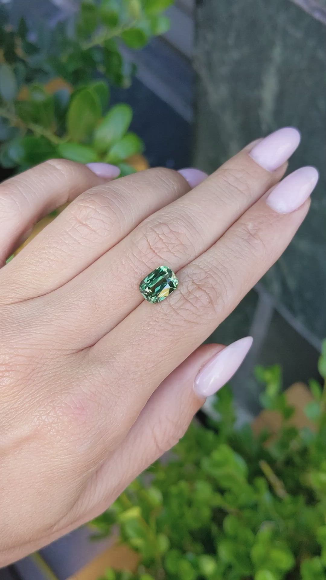 4.05 Ct. Green Sapphire from Ceylon (Sri Lanka) Size Video