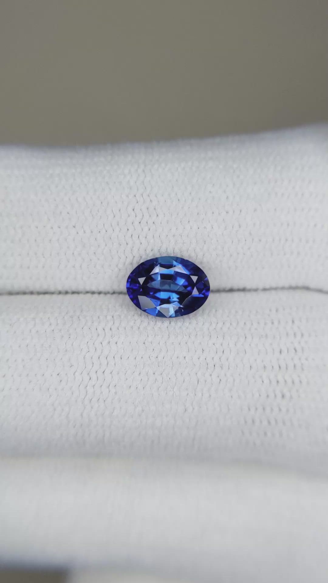 1.16 Ct. Blue Sapphire from Ceylon (Sri Lanka) Size Video