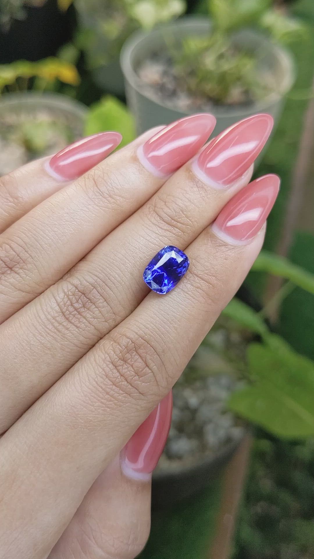 3.91 Ct. Sapphire from Ceylon (Sri Lanka) Size Video