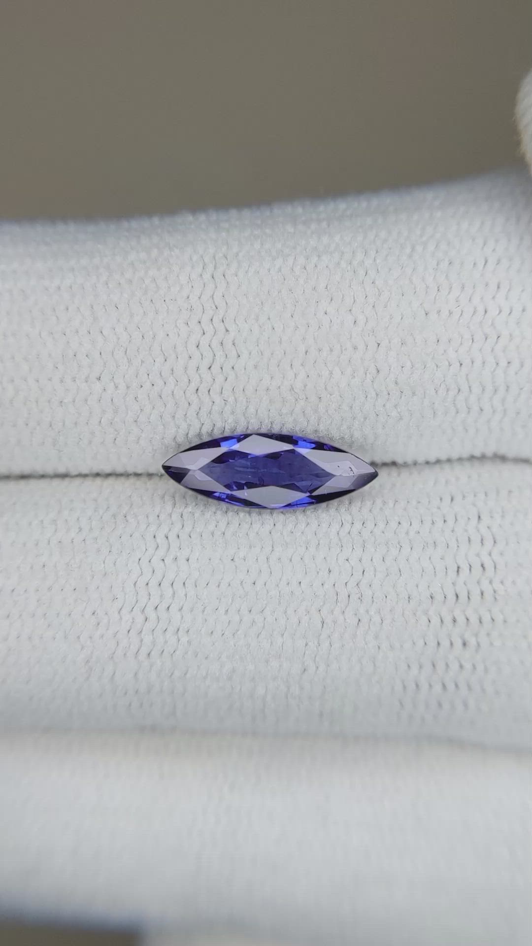 1.04 Ct. Blue Sapphire from Ceylon (Sri Lanka) Size Video