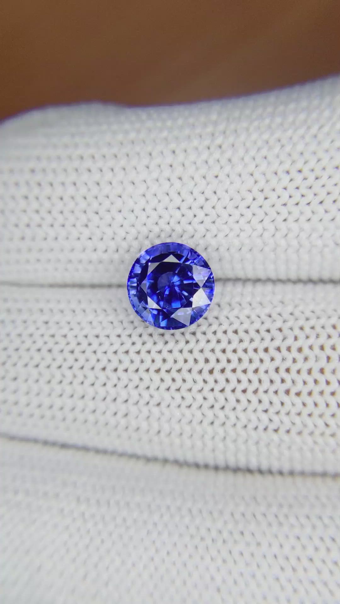 2.76 Ct. Blue Sapphire from Ceylon (Sri Lanka) Size Video