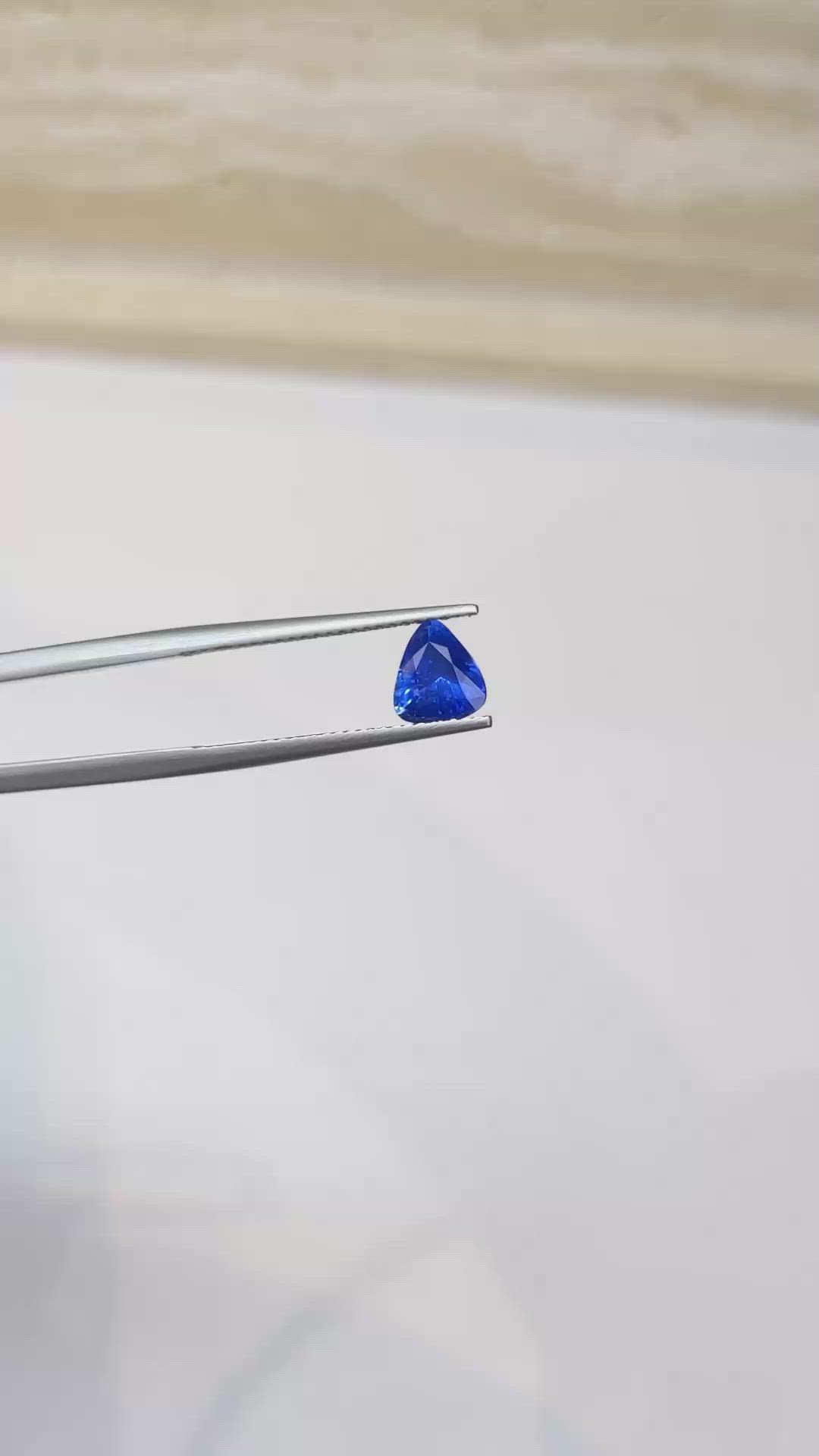 1.21 Ct. Blue Sapphire from Ceylon (Sri Lanka) Size Video