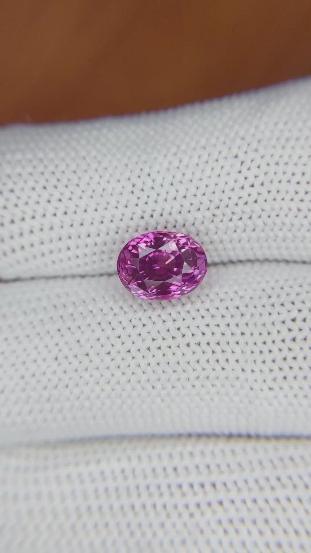 3.05 Ct. Purplish Pink Sapphire from Ceylon (Sri Lanka) Size Video