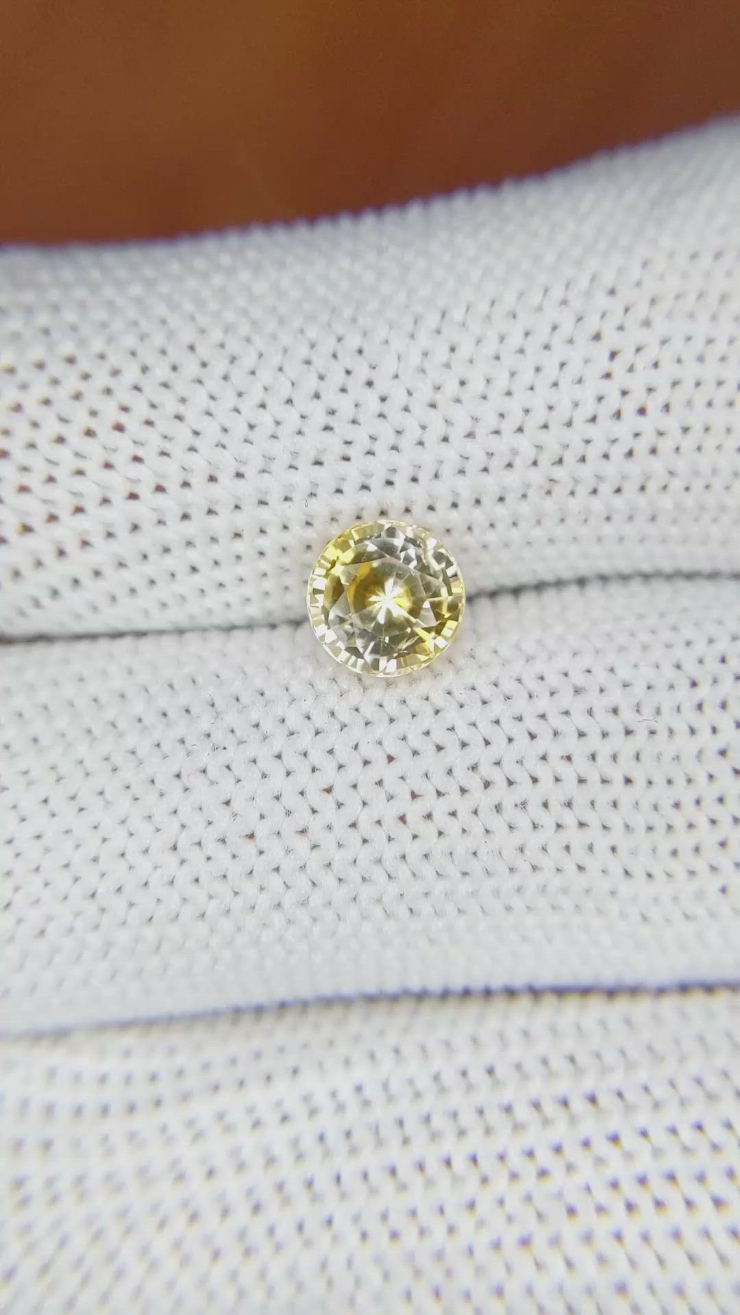 1.29 Ct. Bi Color Sapphire from Ceylon (Sri Lanka) Size Video