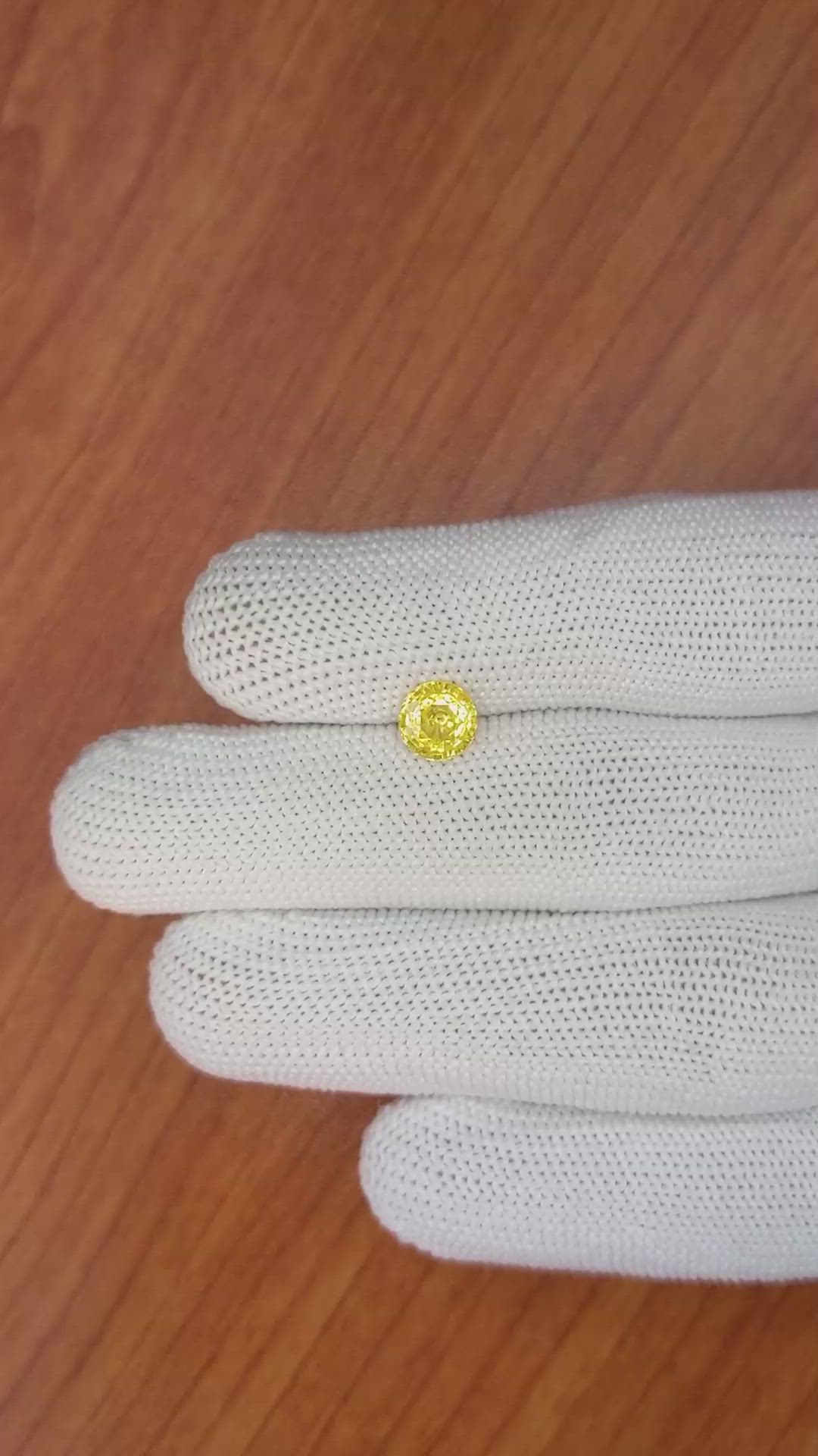 1.31 Ct. Yellow Sapphire from Ceylon (Sri Lanka) Size Video