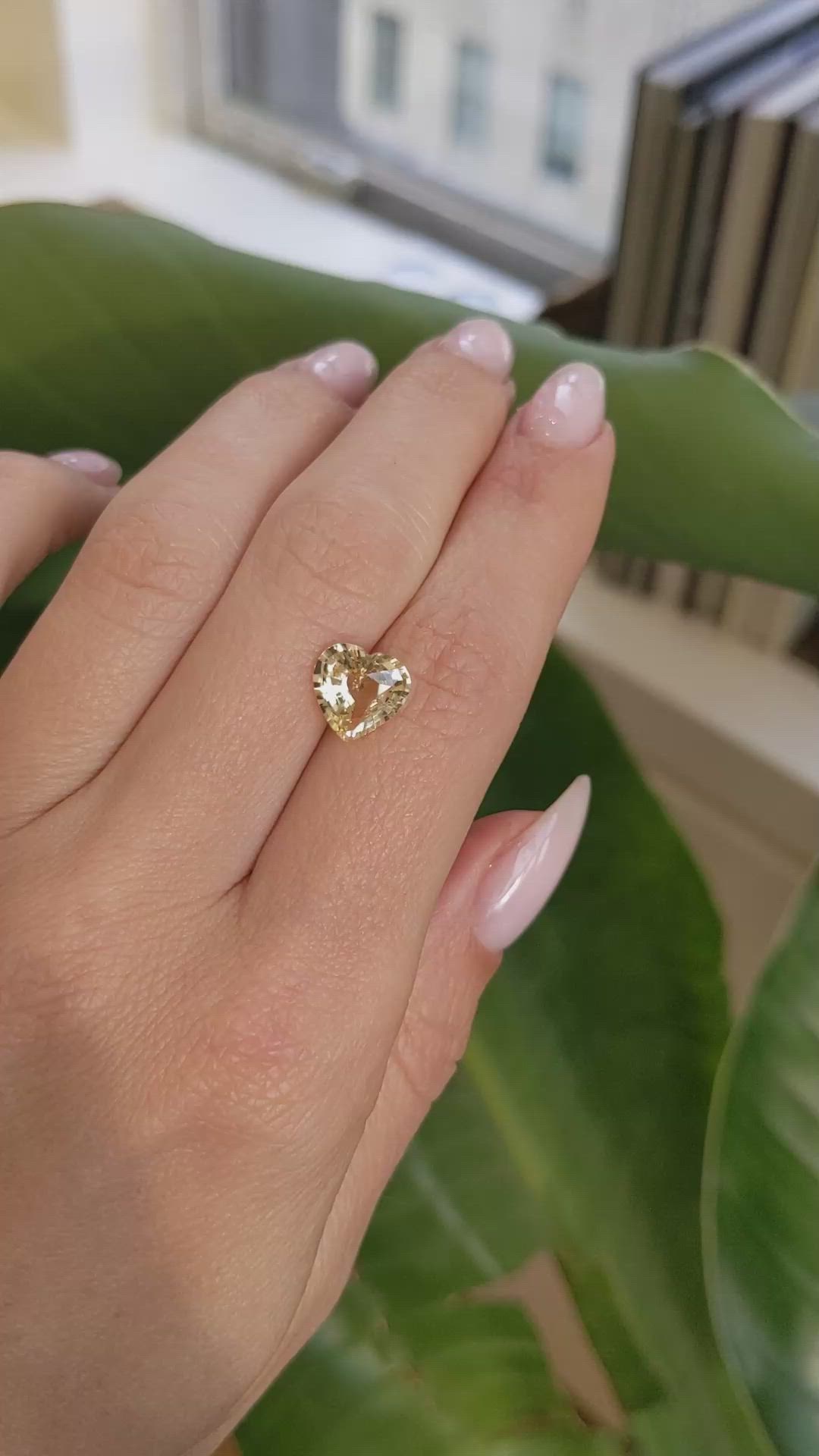 2.59 Ct. Yellow Sapphire from Ceylon (Sri Lanka) Size Video