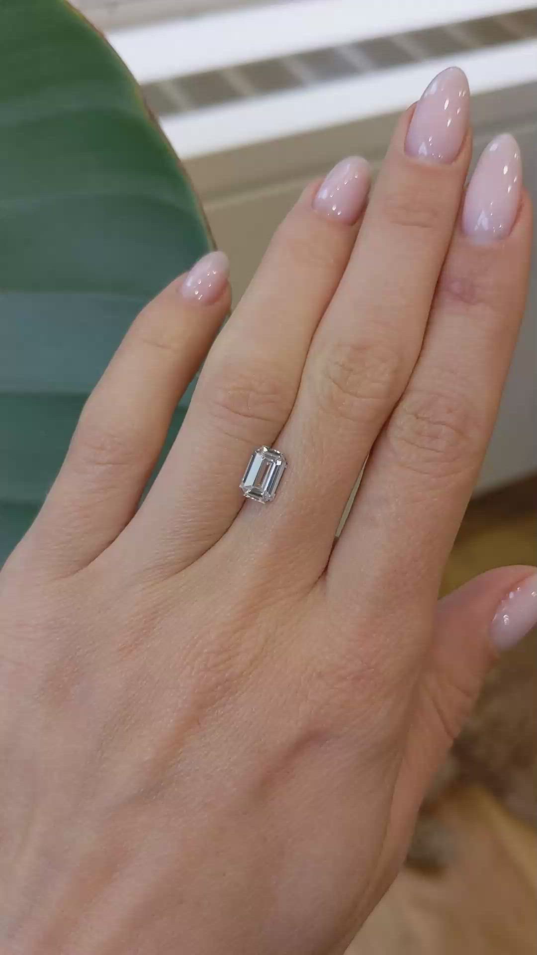 1.52 Ct. White Sapphire from Ceylon (Sri Lanka) Size Video