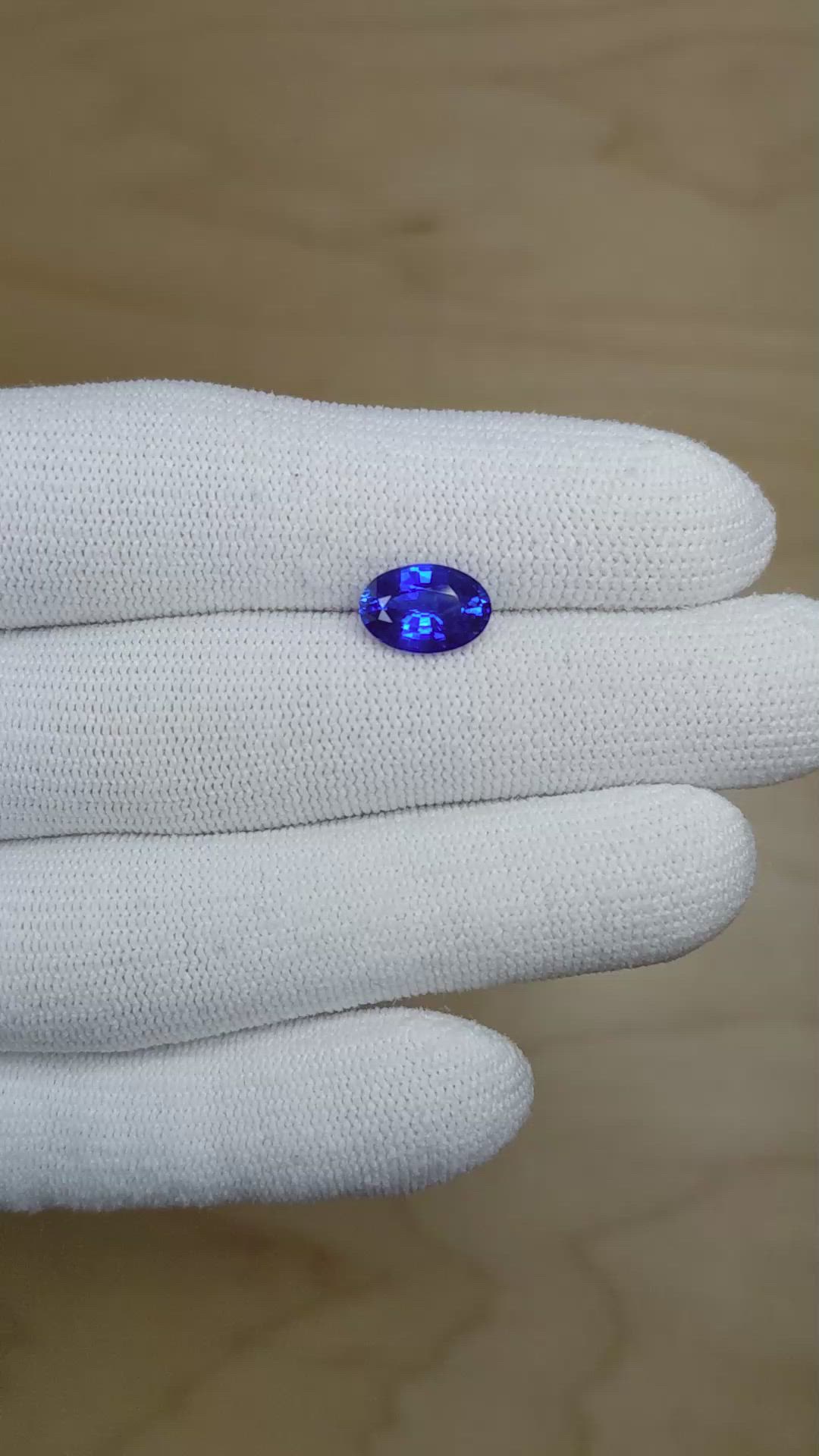 2.34 Ct. Blue Sapphire from Ceylon (Sri Lanka) Size Video
