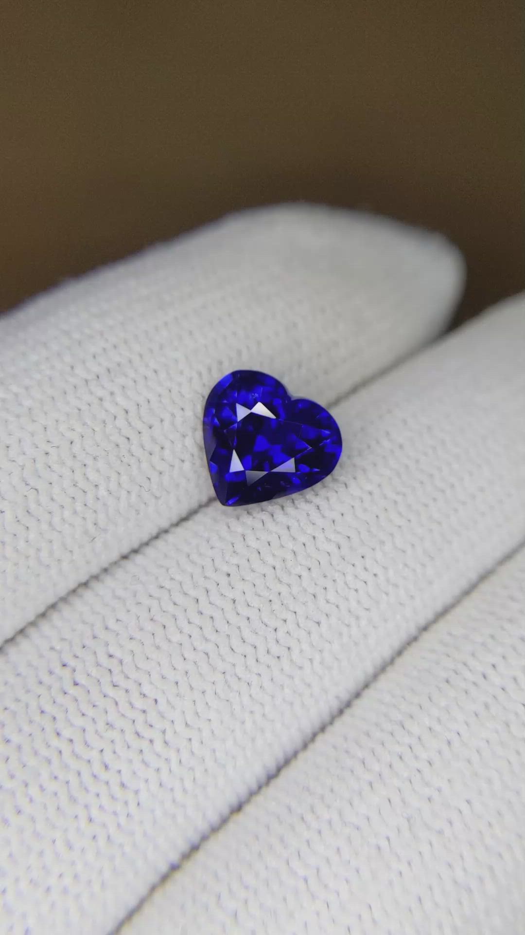 2.53 Ct. Blue Sapphire from Ceylon (Sri Lanka) Size Video