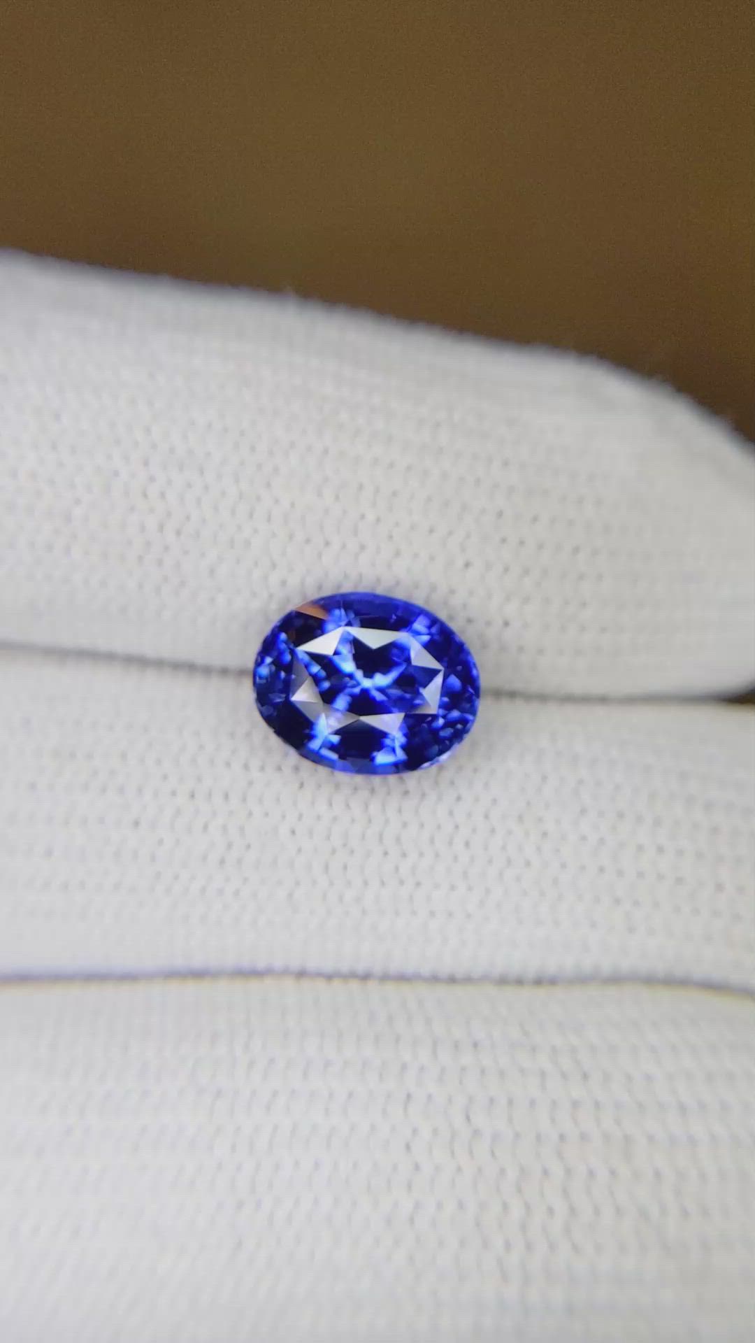 3.03 Ct. Blue Sapphire from Ceylon (Sri Lanka) Size Video