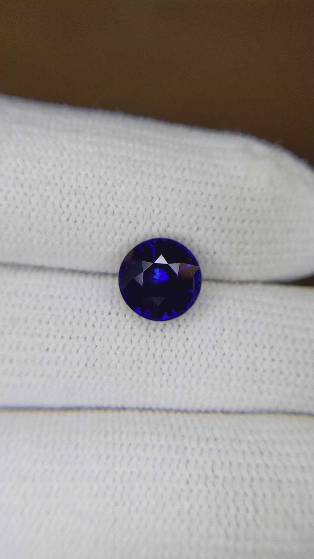 2.73 Ct. Blue Sapphire from Ceylon (Sri Lanka) Size Video