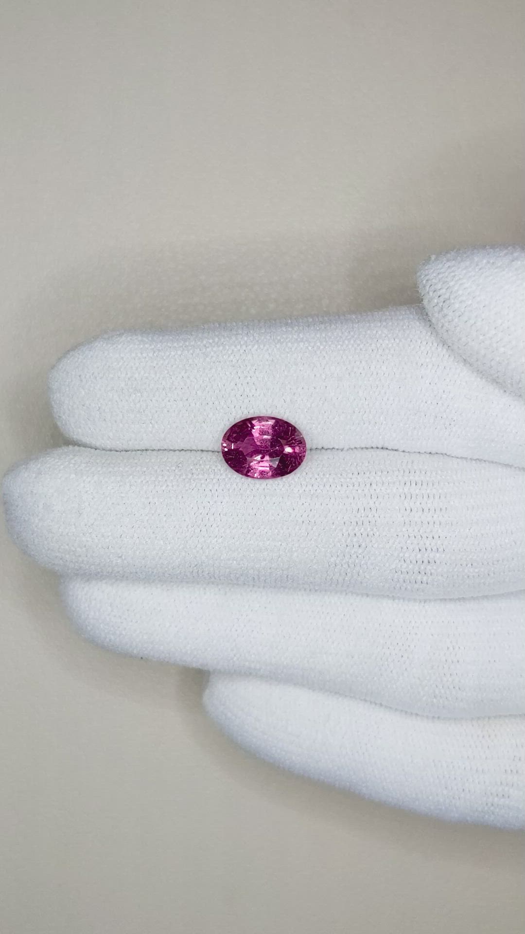 2.20 Ct. Reddish Pink Sapphire from Ceylon (Sri Lanka) Size Video
