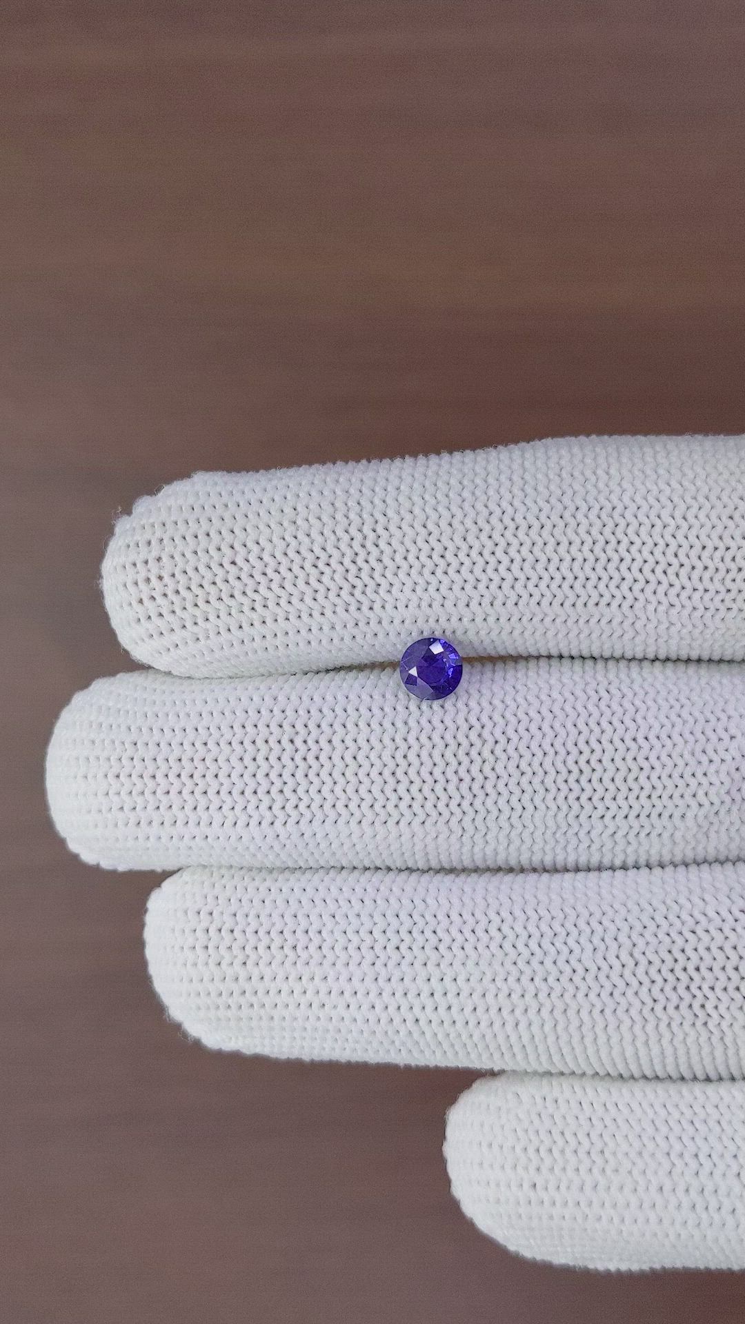 0.69 Ct. Color Change Sapphire from Ceylon (Sri Lanka) Size Video