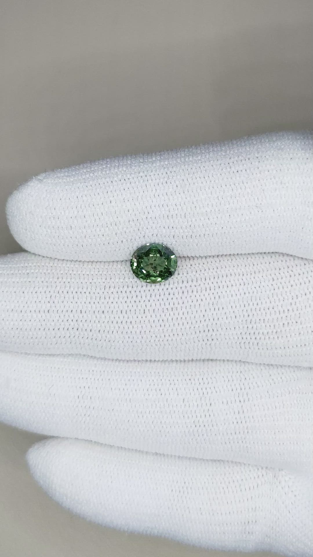 1.56 Ct. Green Sapphire from Ceylon (Sri Lanka) Size Video