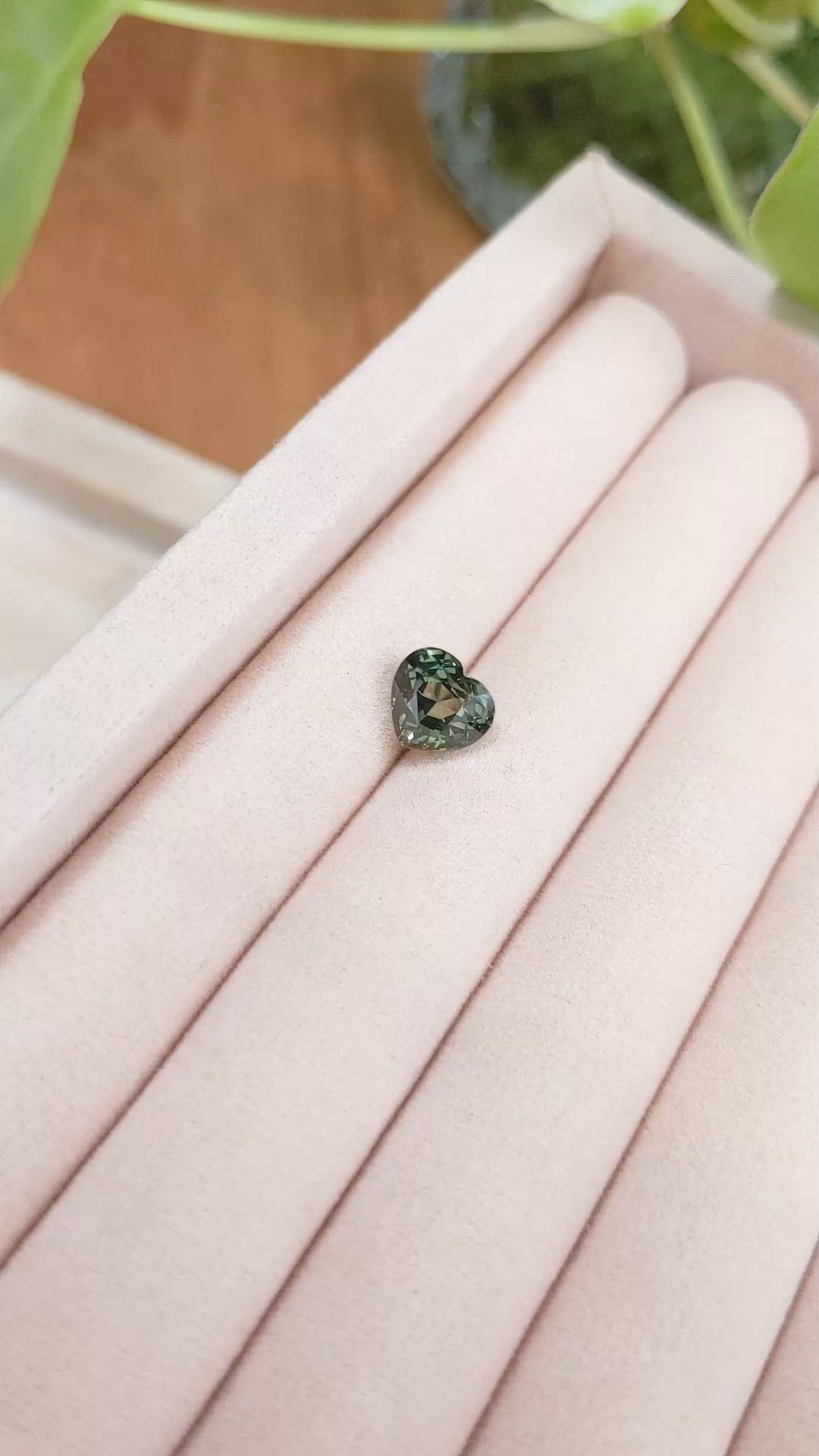 3.54 Ct. Yellowish Green Sapphire from Ceylon (Sri Lanka) Size Video