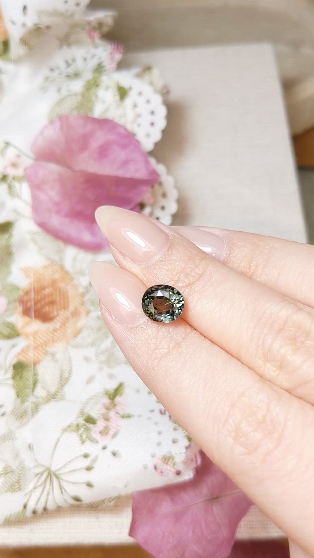 3.11 Ct. Grey Sapphire from Ceylon (Sri Lanka) Size Video