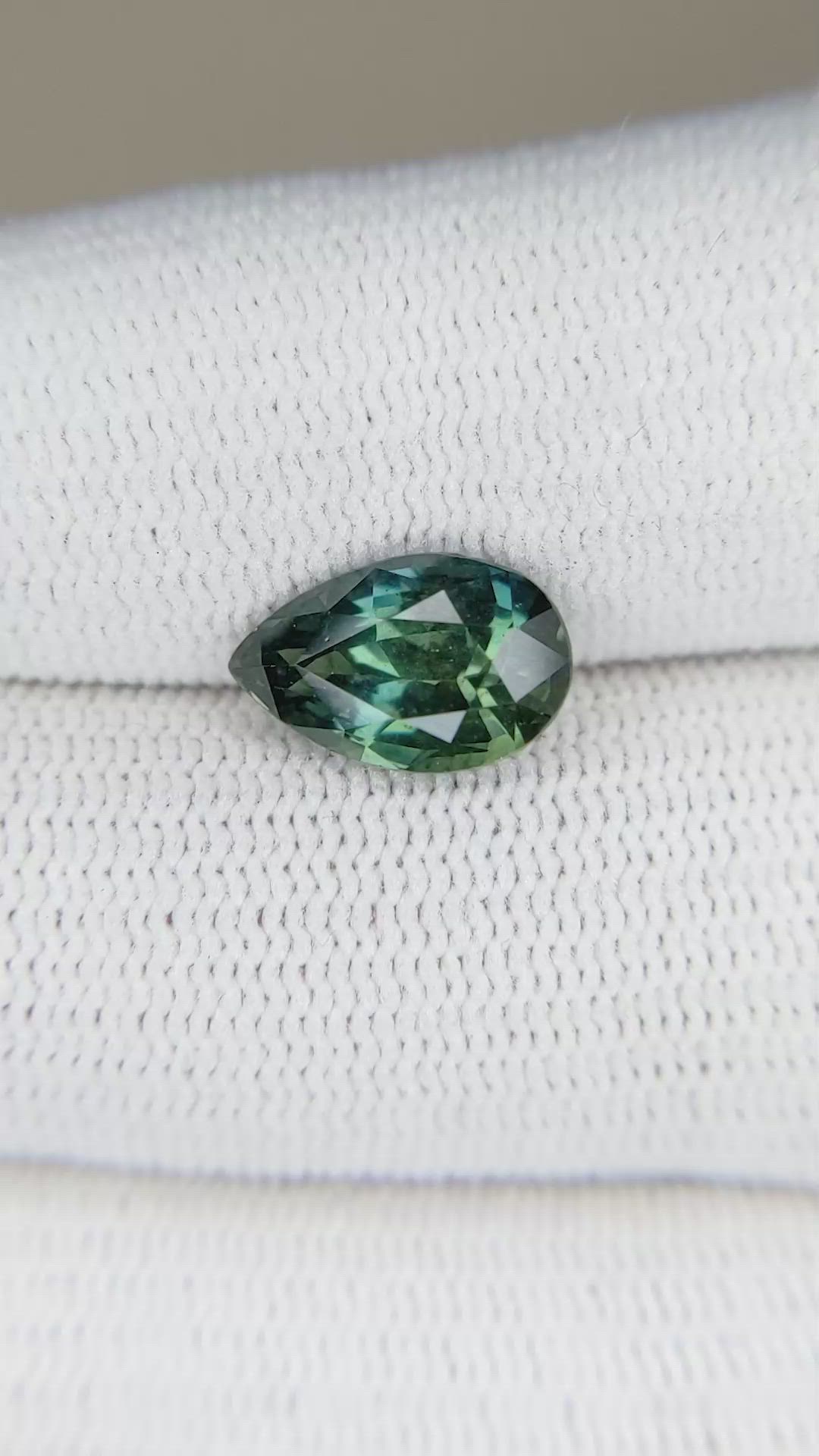 3.22 Ct. Bluish Green Sapphire from Ceylon (Sri Lanka) Size Video